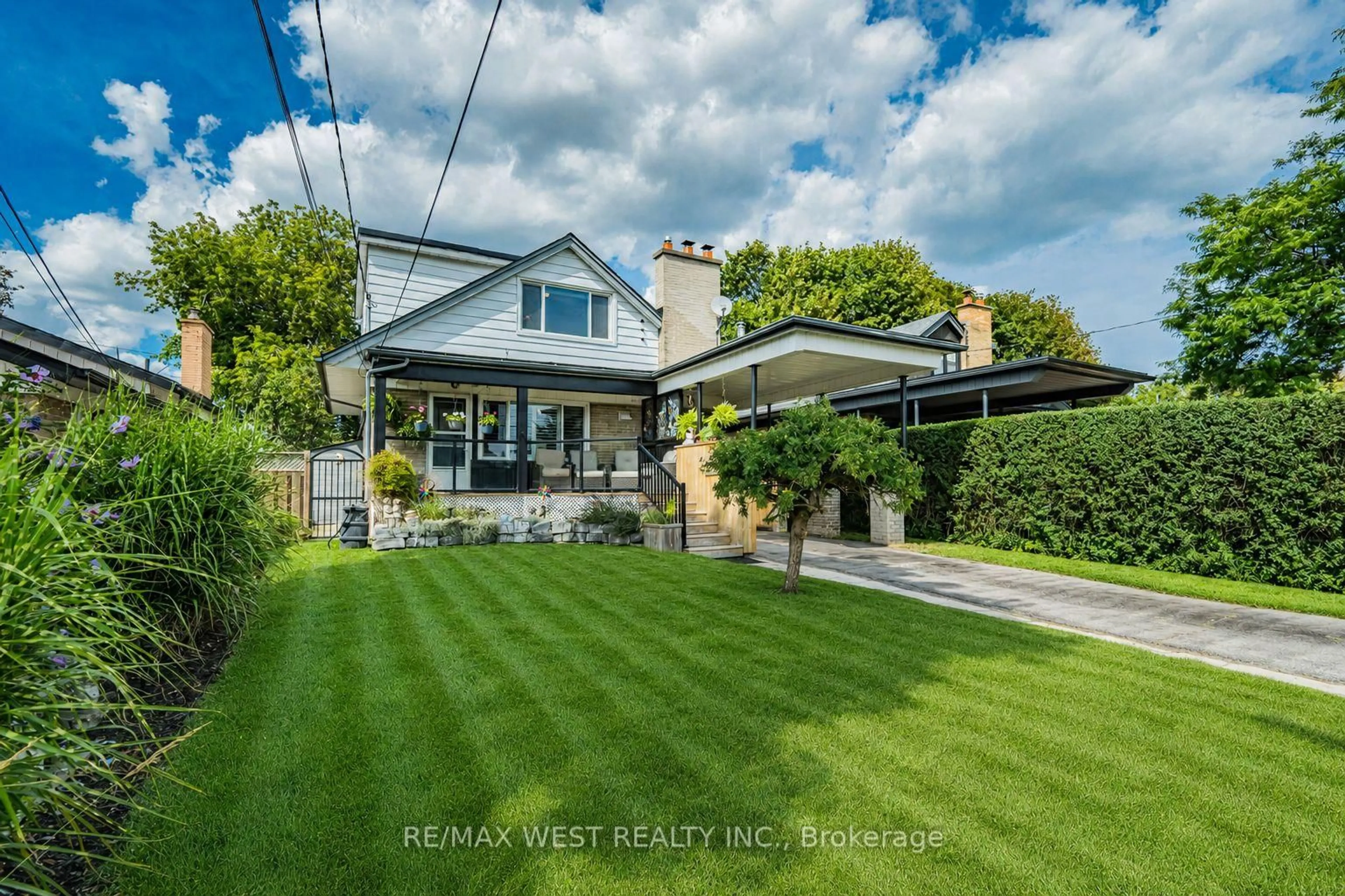 A pic from outside/outdoor area/front of a property/back of a property/a pic from drone, street for 16 Shediac Rd, Toronto Ontario M1K 4Z7