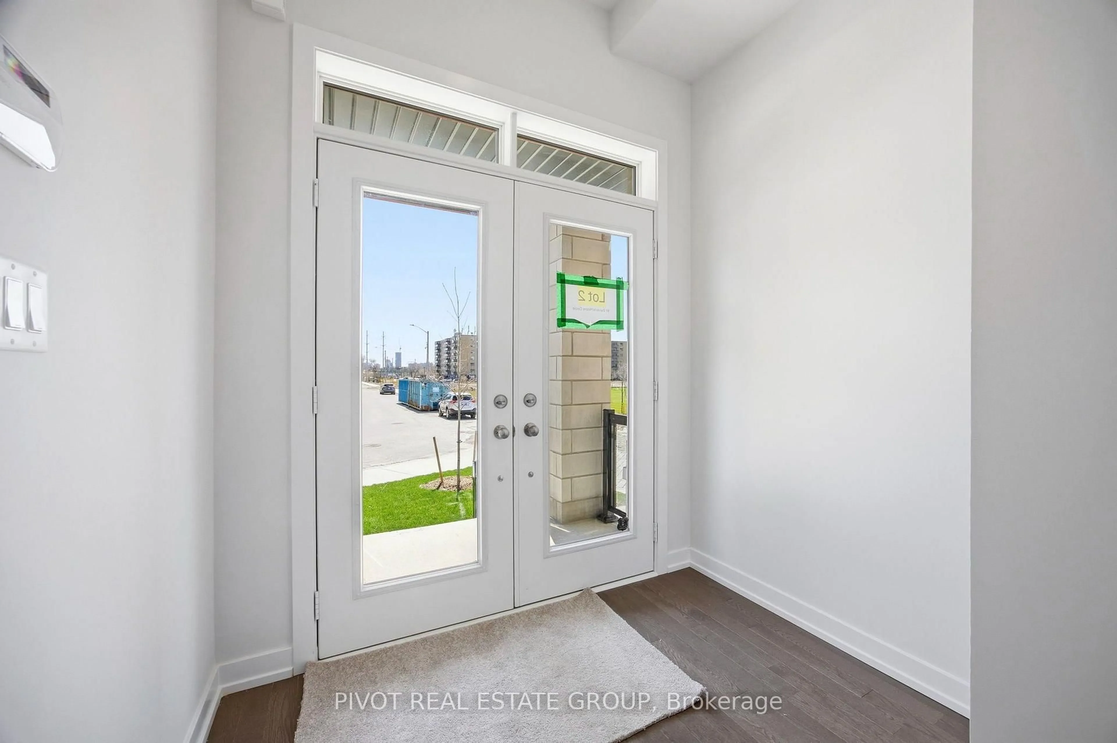 Indoor entryway for 91 Danielle Moore Circ, Toronto Ontario M1P 0G9
