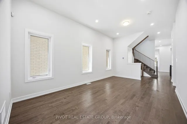 91 Danielle Moore Circ, Toronto 5