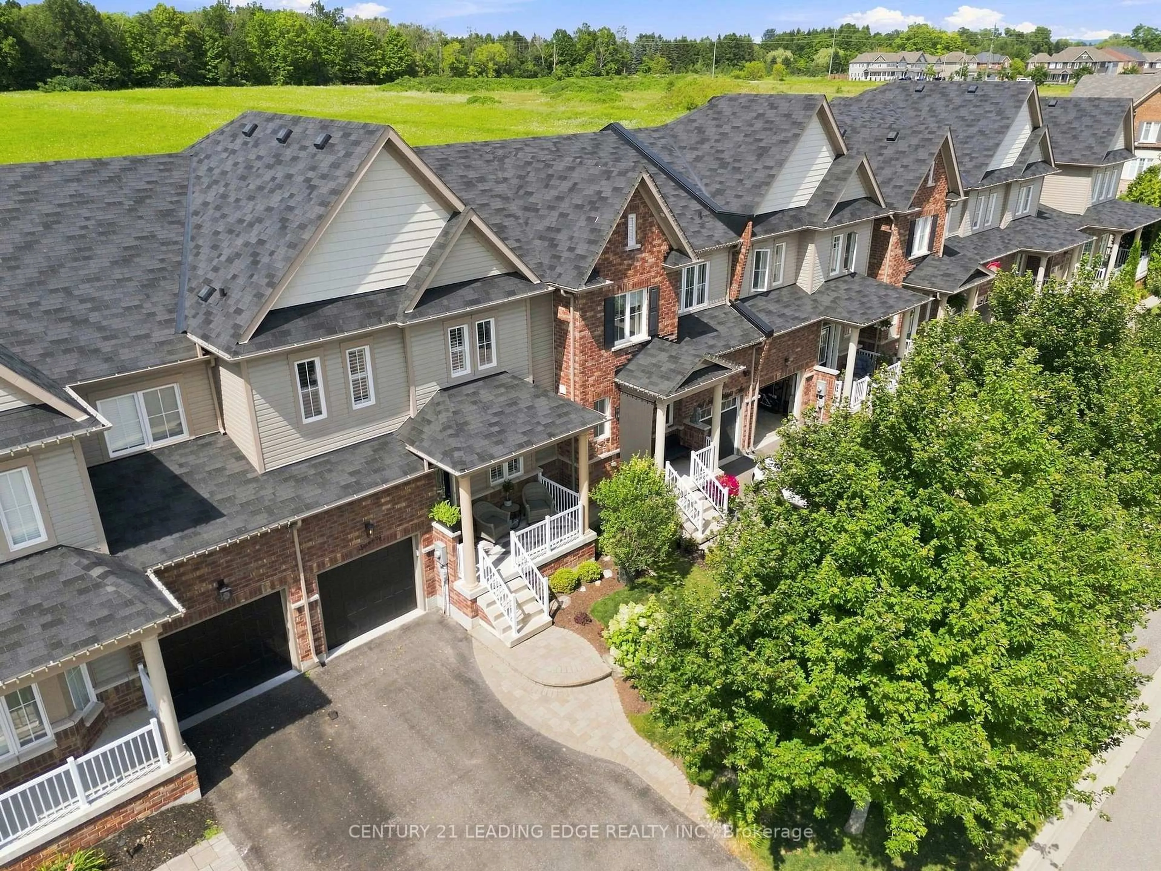 A pic from outside/outdoor area/front of a property/back of a property/a pic from drone, street for 70 Ross Wright Ave, Clarington Ontario L1C 3A6