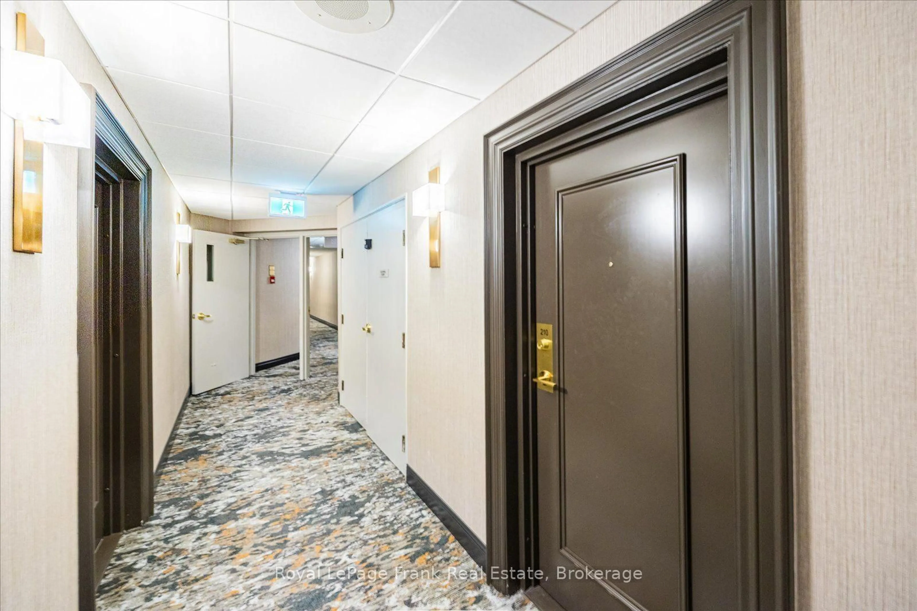 Indoor foyer for 193 Lake Driveway Dr #210, Ajax Ontario L1S 7H8