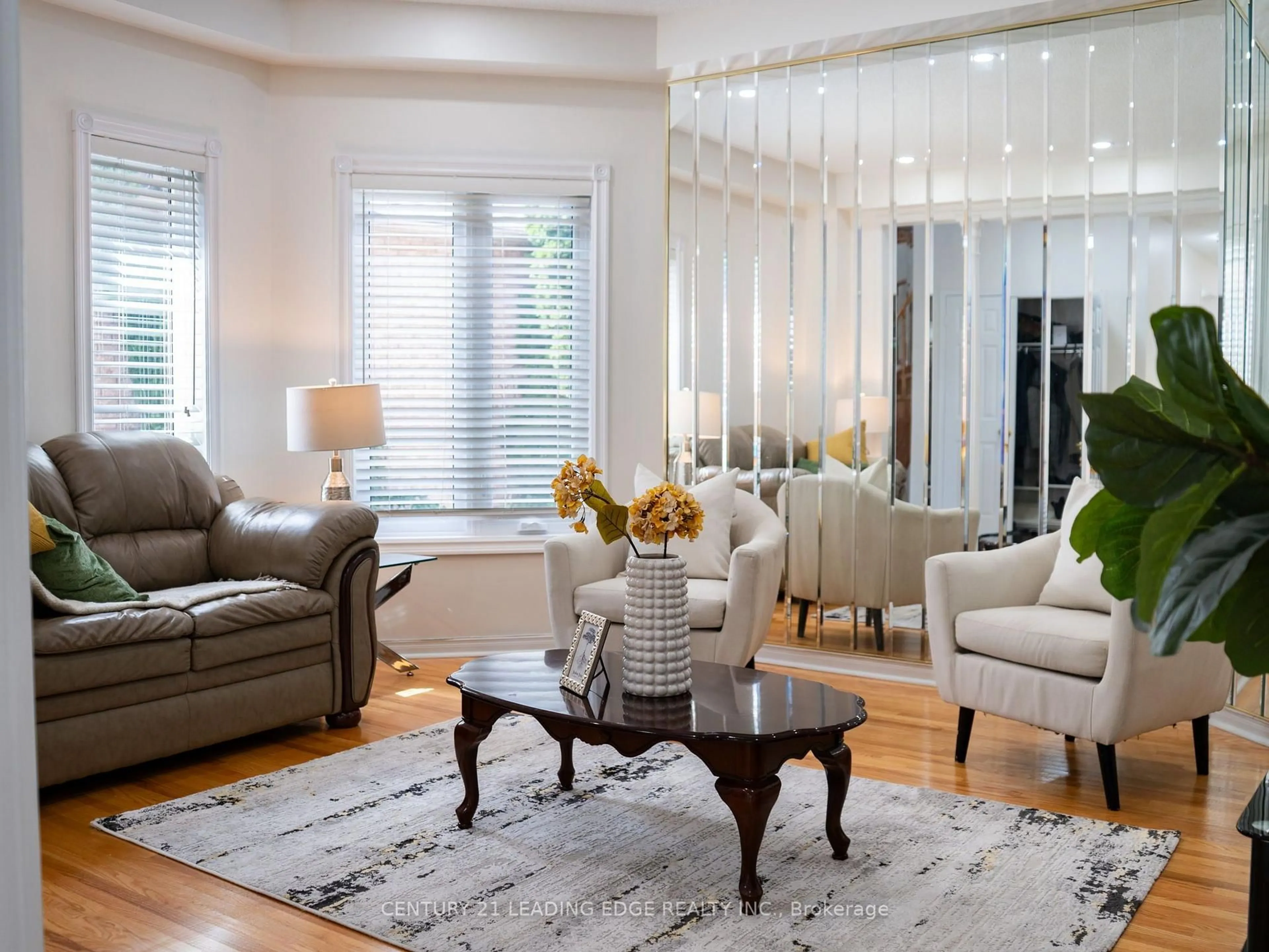 Living room with furniture, unknown for 1595 Deerhurst Crt, Pickering Ontario L1V 6Y7