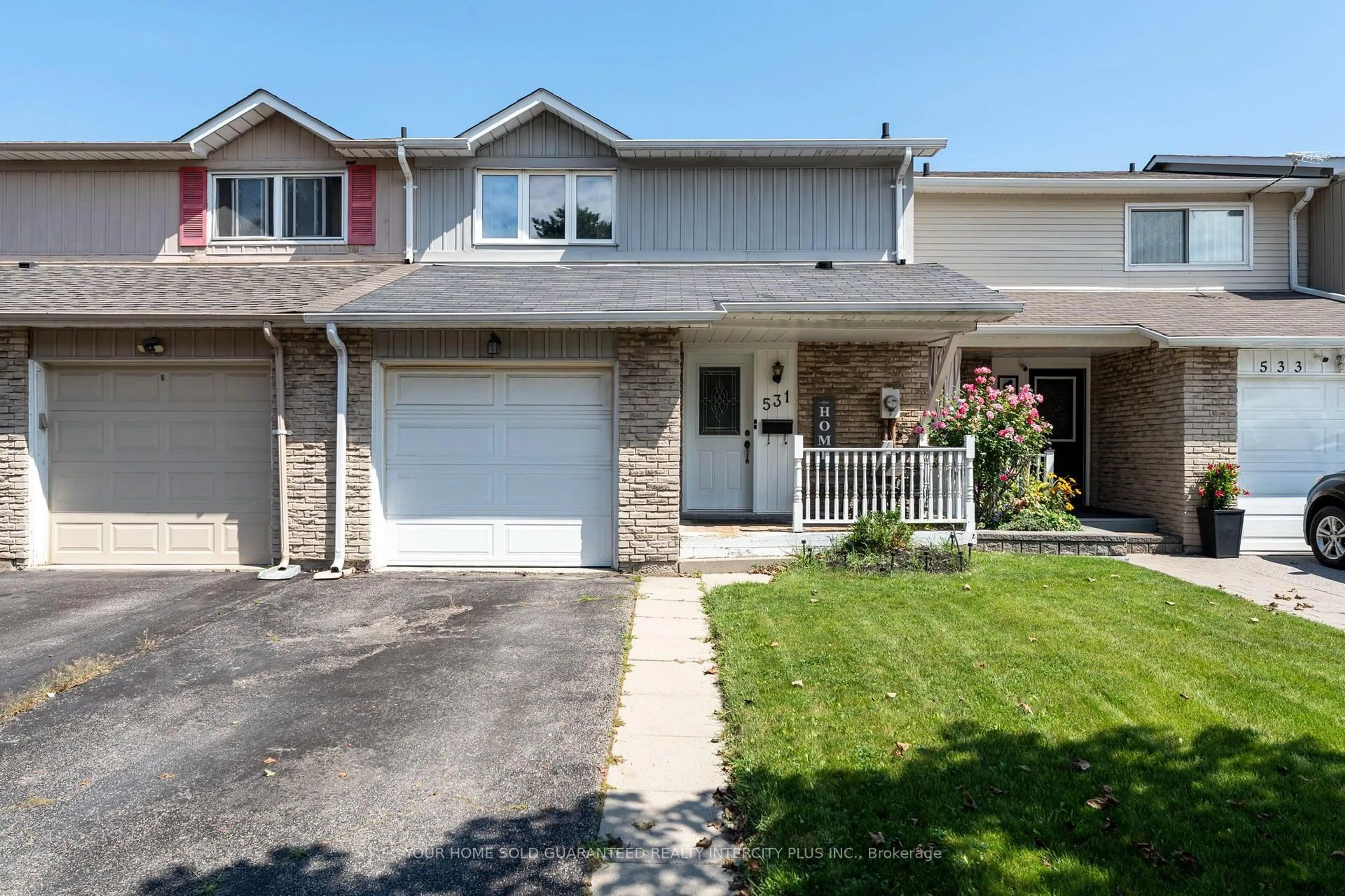 Home with vinyl exterior material, street for 531 Dorchester Dr, Oshawa Ontario L1J 6L3