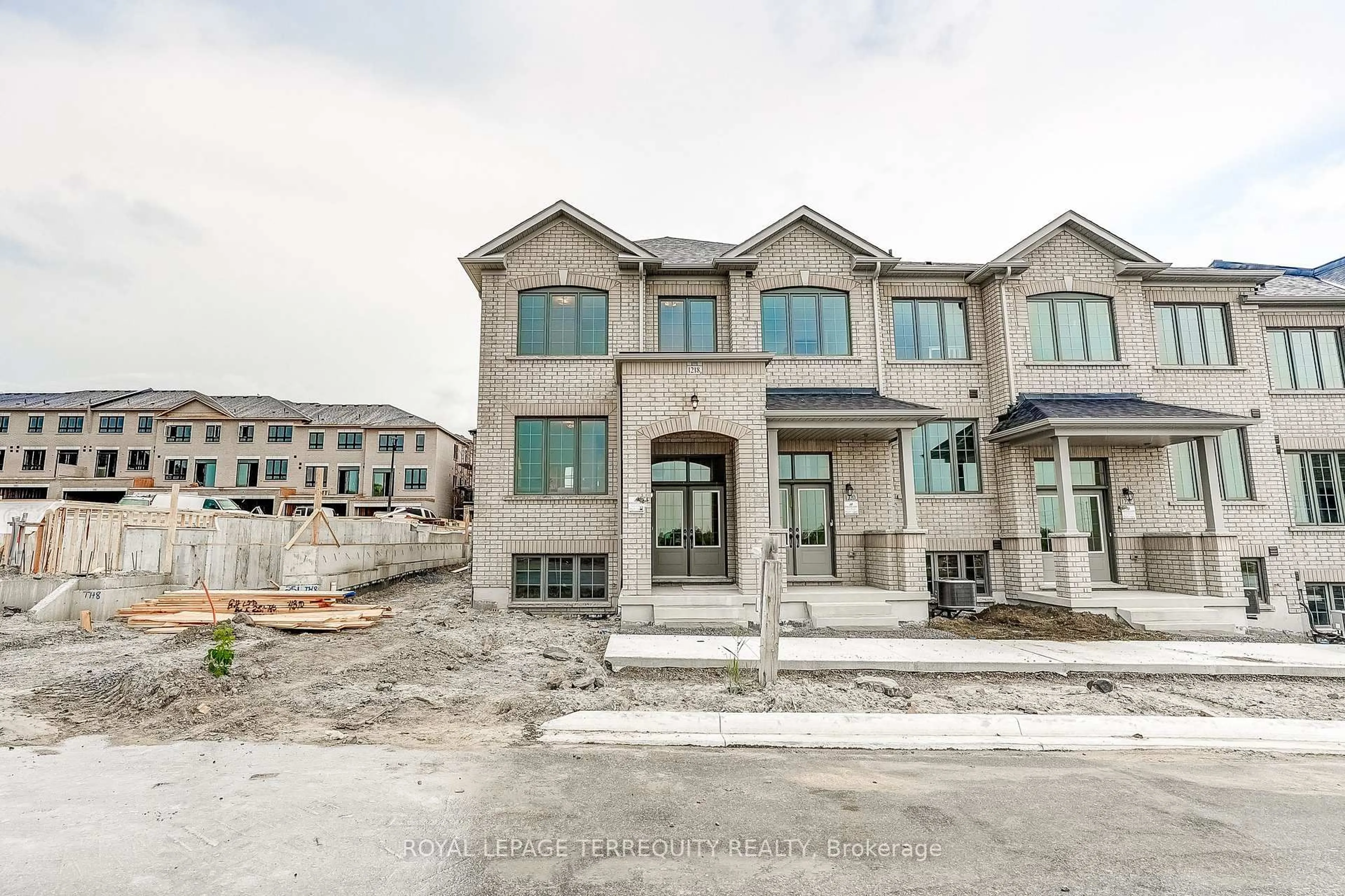Unknown for 1218 Elizabeth Mackenzie Tr, Pickering Ontario L1X 0S3