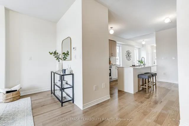 1218 Elizabeth Mackenzie Dr, Pickering 5