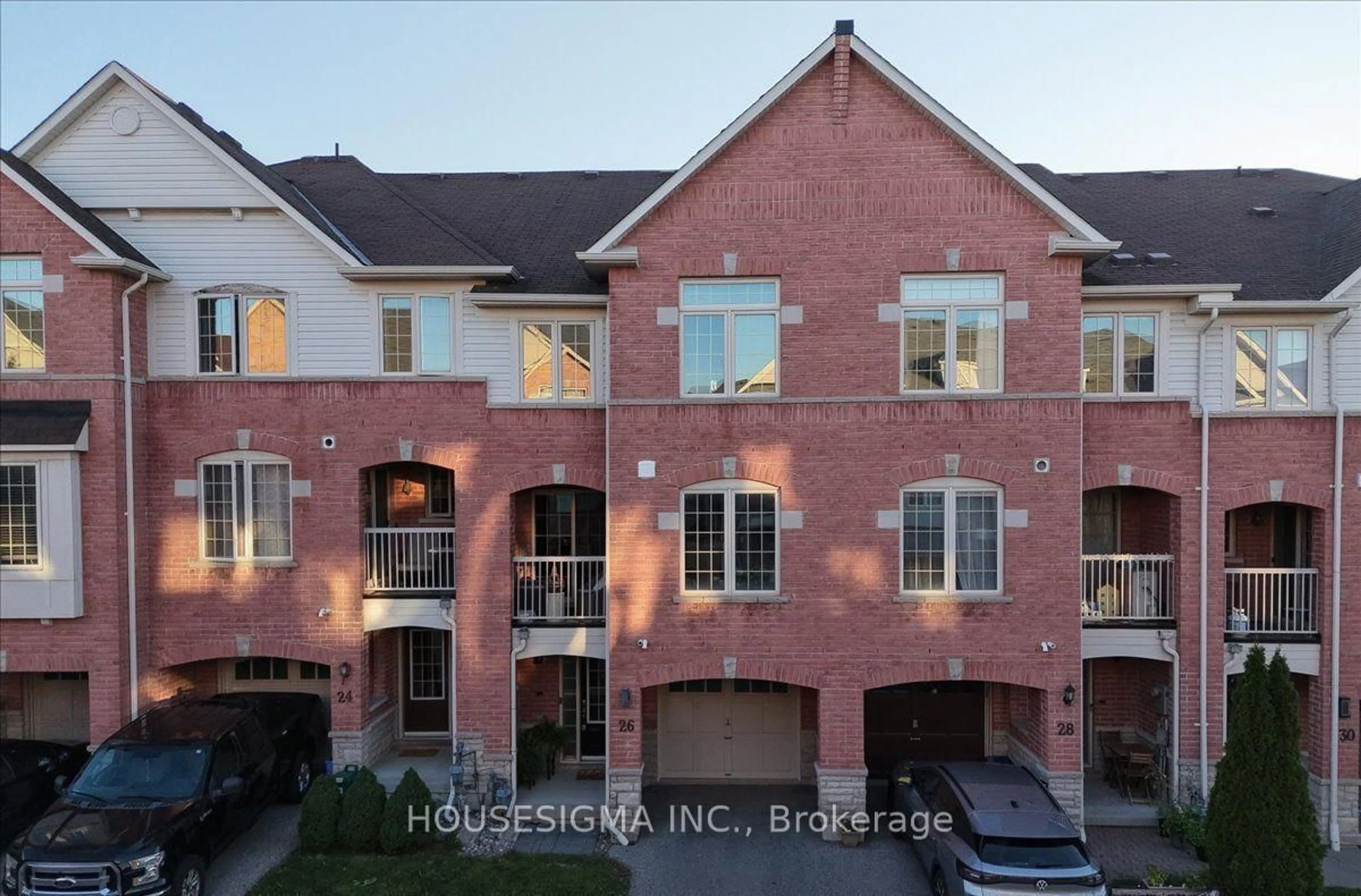 A pic from outside/outdoor area/front of a property/back of a property/a pic from drone, building for 26 Linnell St, Ajax Ontario L1Z 0K9
