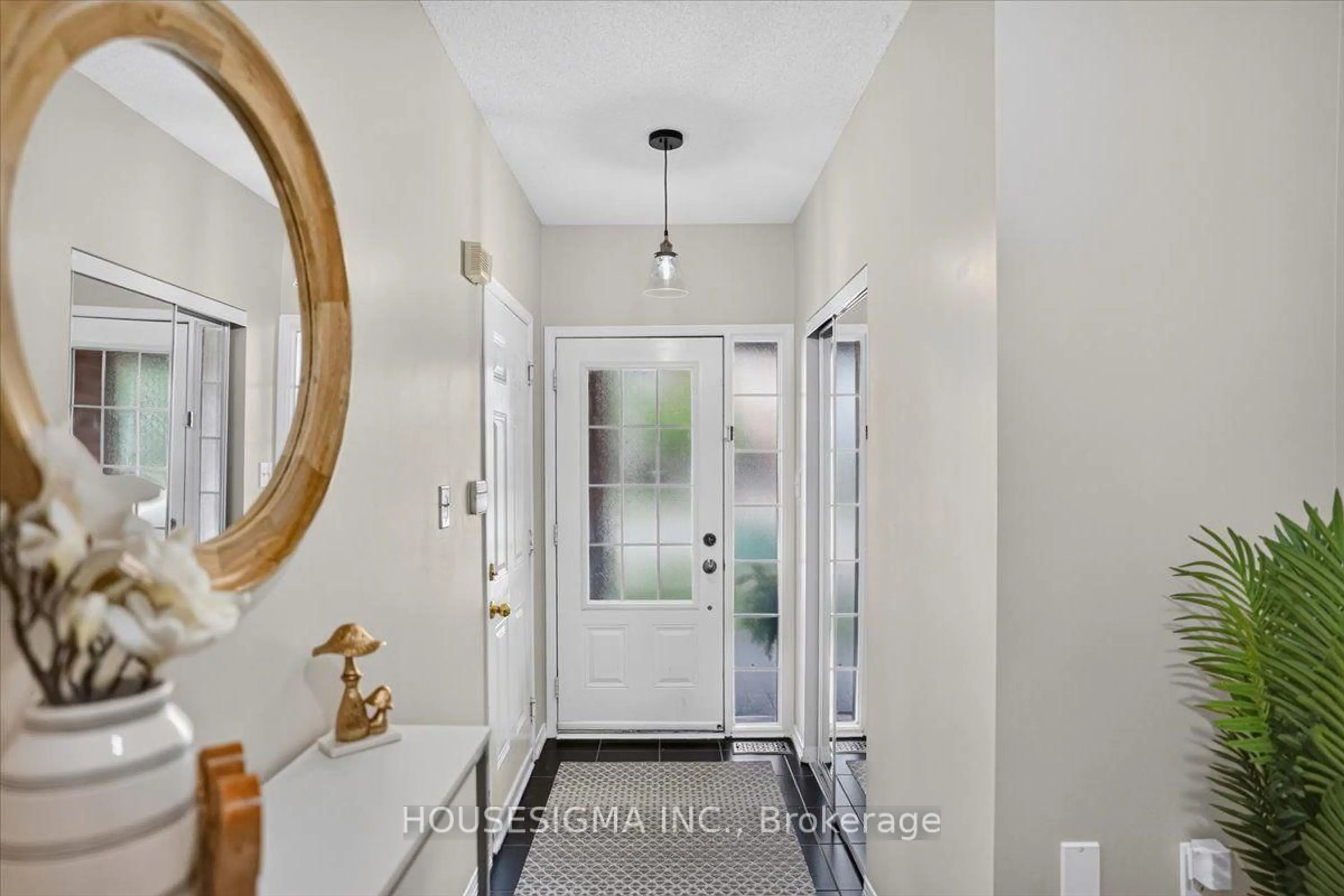 Indoor entryway for 26 Linnell St, Ajax Ontario L1Z 0K9