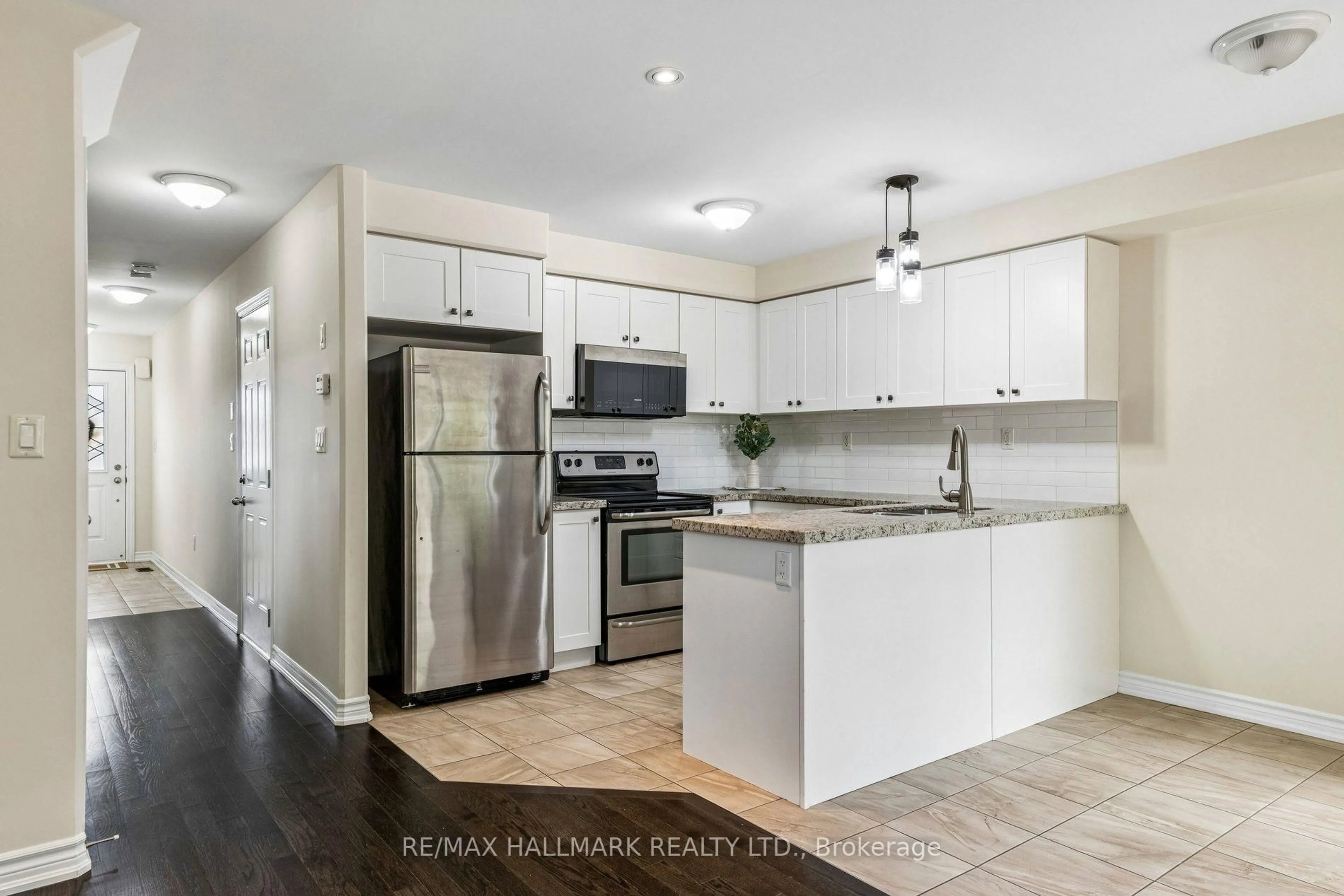 Standard kitchen, ceramic/tile floor for 24 Markham Tr, Clarington Ontario L1C 0S4