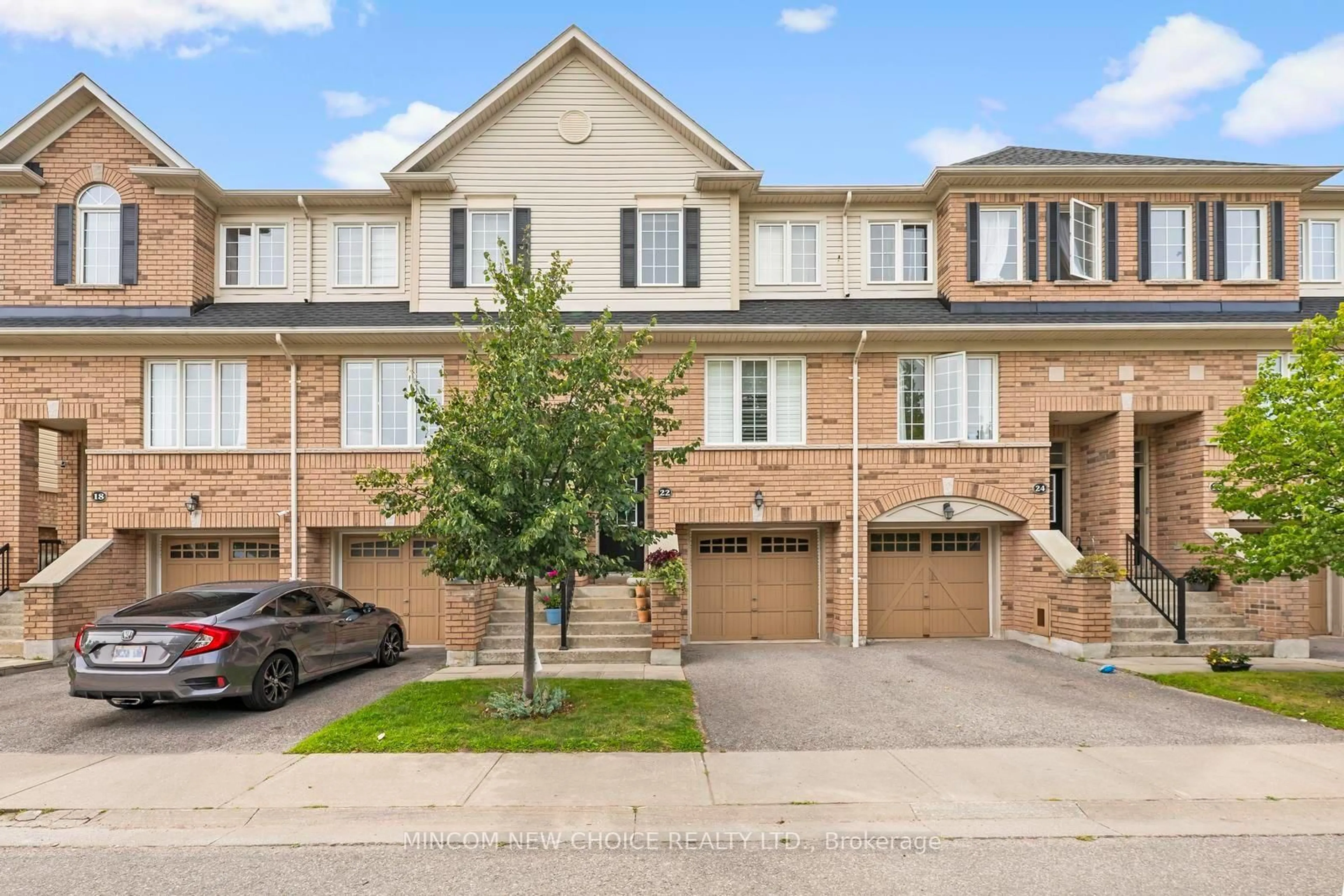 A pic from outside/outdoor area/front of a property/back of a property/a pic from drone, street for 22 Oakins Lane, Ajax Ontario L1T 0H2