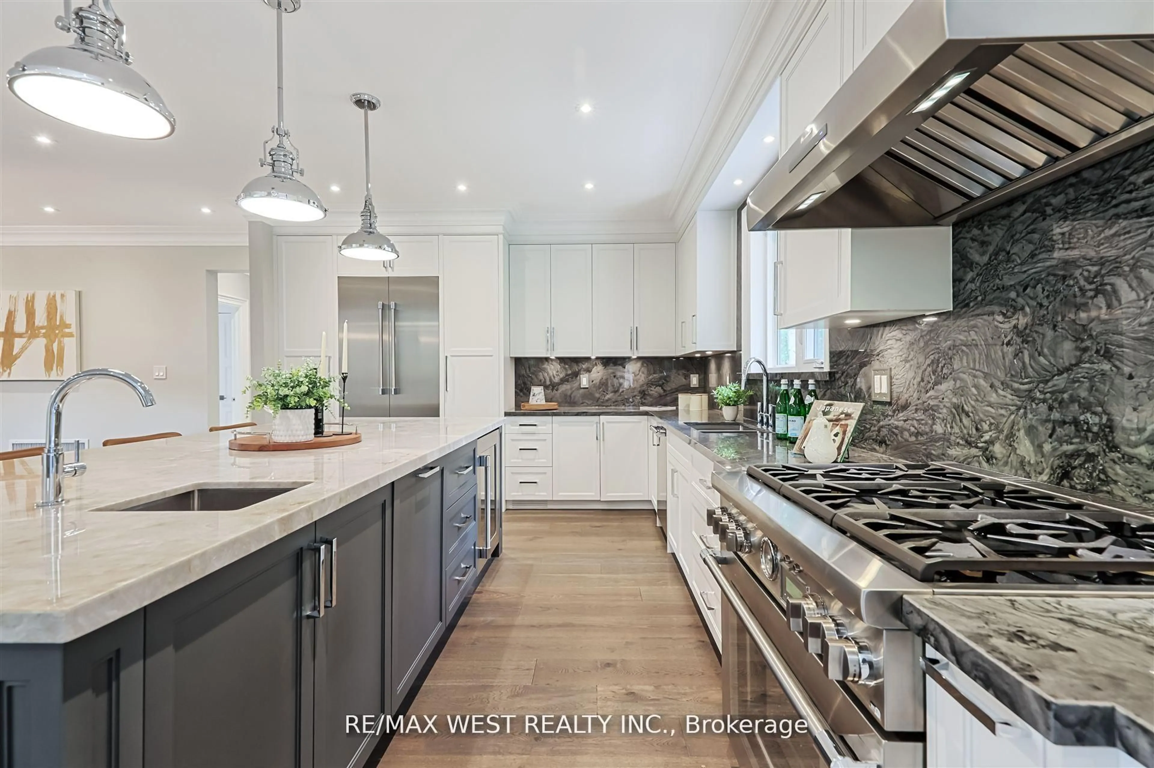 Contemporary kitchen, unknown for 18 Windy Ridge Dr, Toronto Ontario M1M 1H5