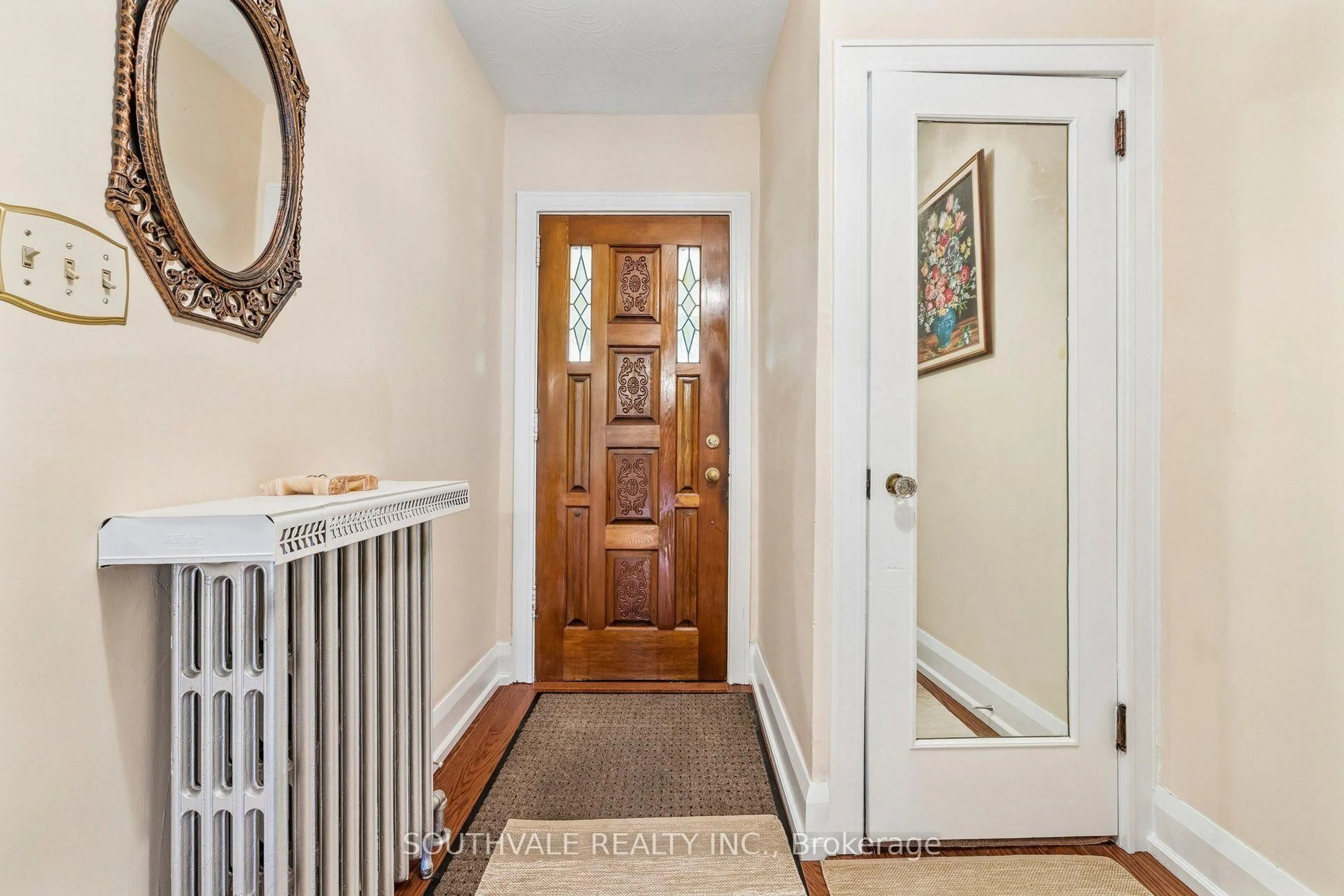 Indoor entryway for 67 Kings Park Blvd, Toronto Ontario M4J 2B9