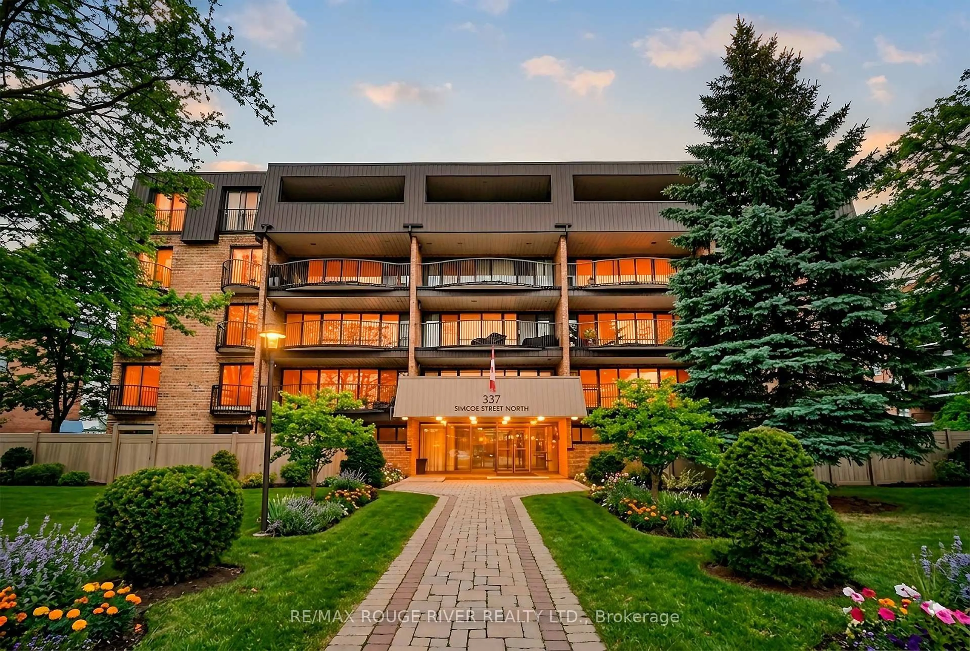 Unknown for 337 Simcoe St #401, Oshawa Ontario L1G 4T2