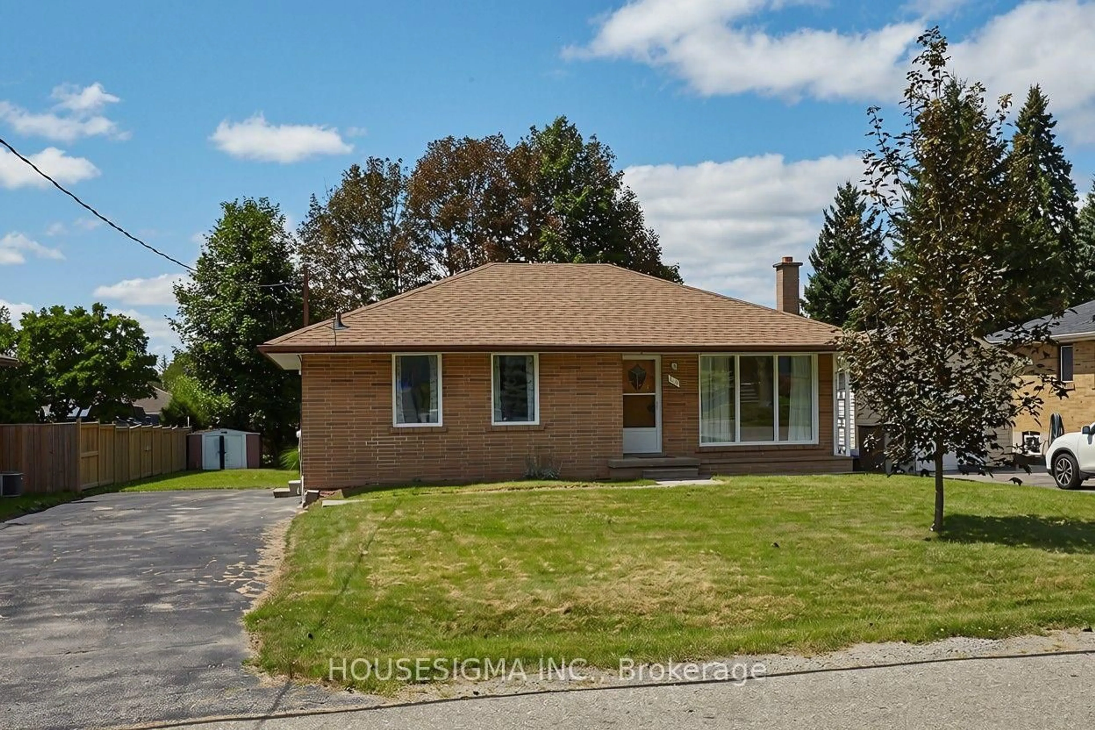 Home with brick exterior material, street for 212 Hallett Ave, Whitby Ontario L1N 5K8