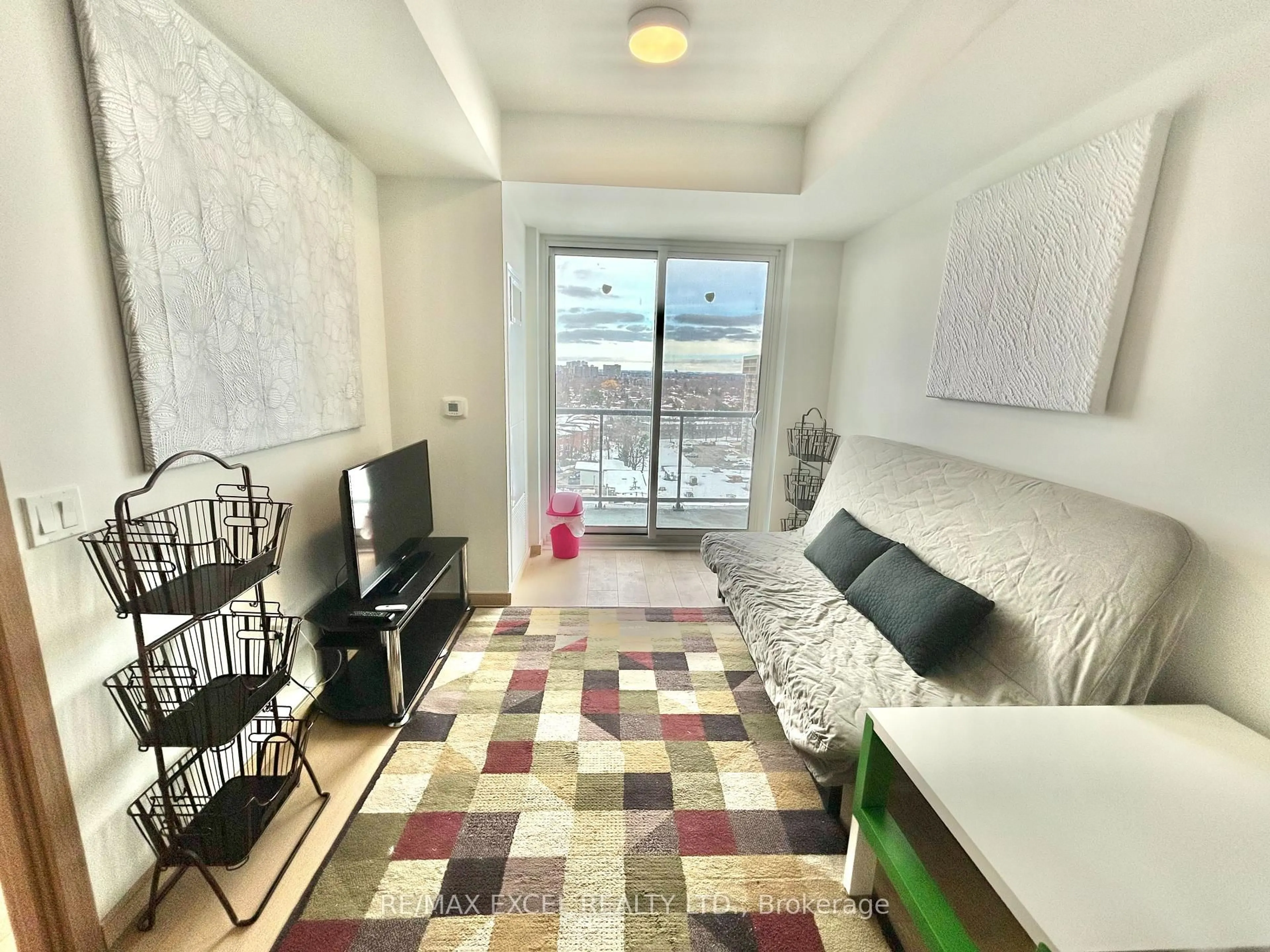 A pic of a room for 3429 Sheppard Ave #910, Toronto Ontario M1T 3K5