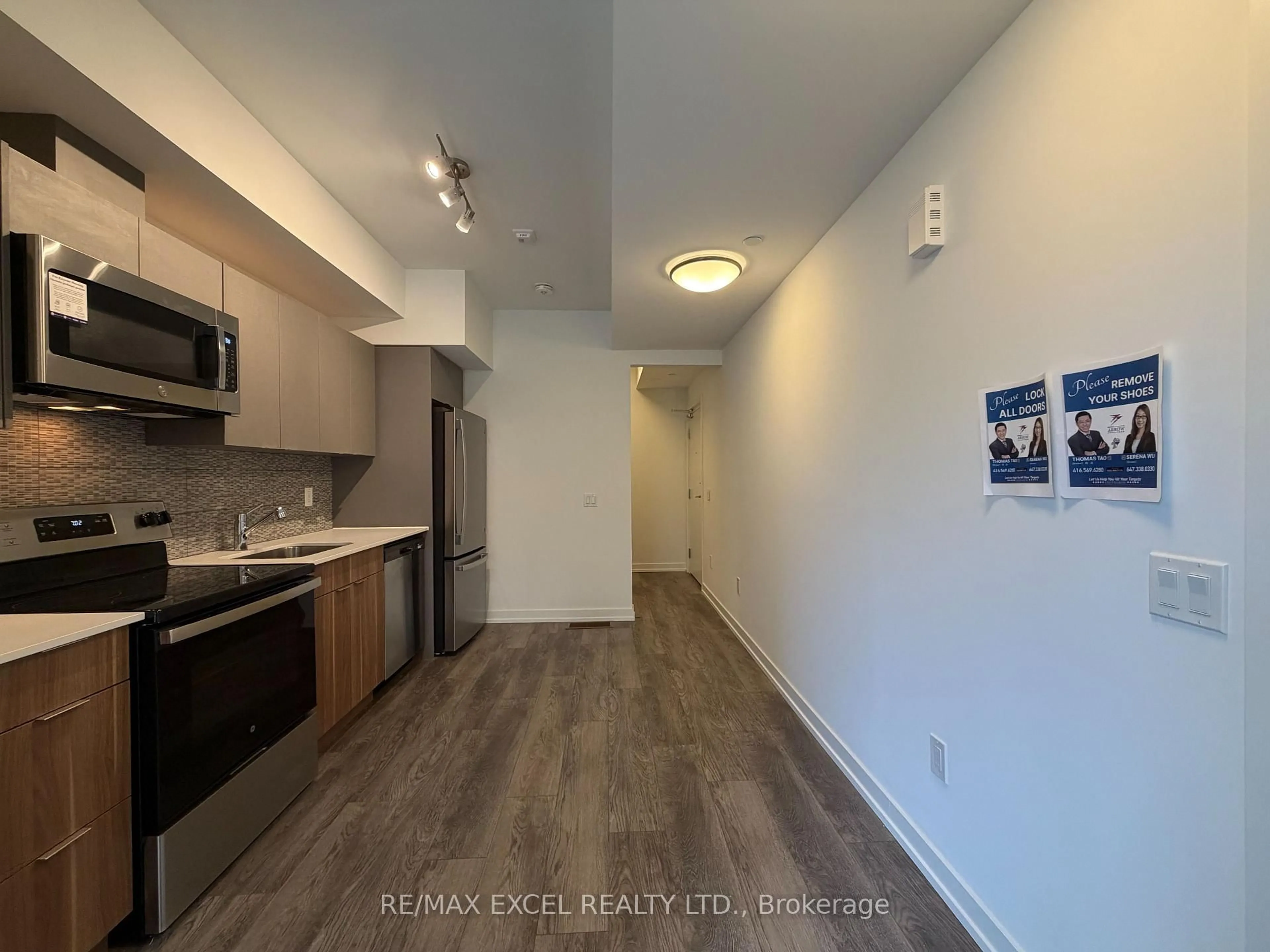 Standard kitchen, unknown for 3069 Pharmacy Ave #10, Toronto Ontario M1W 2H1