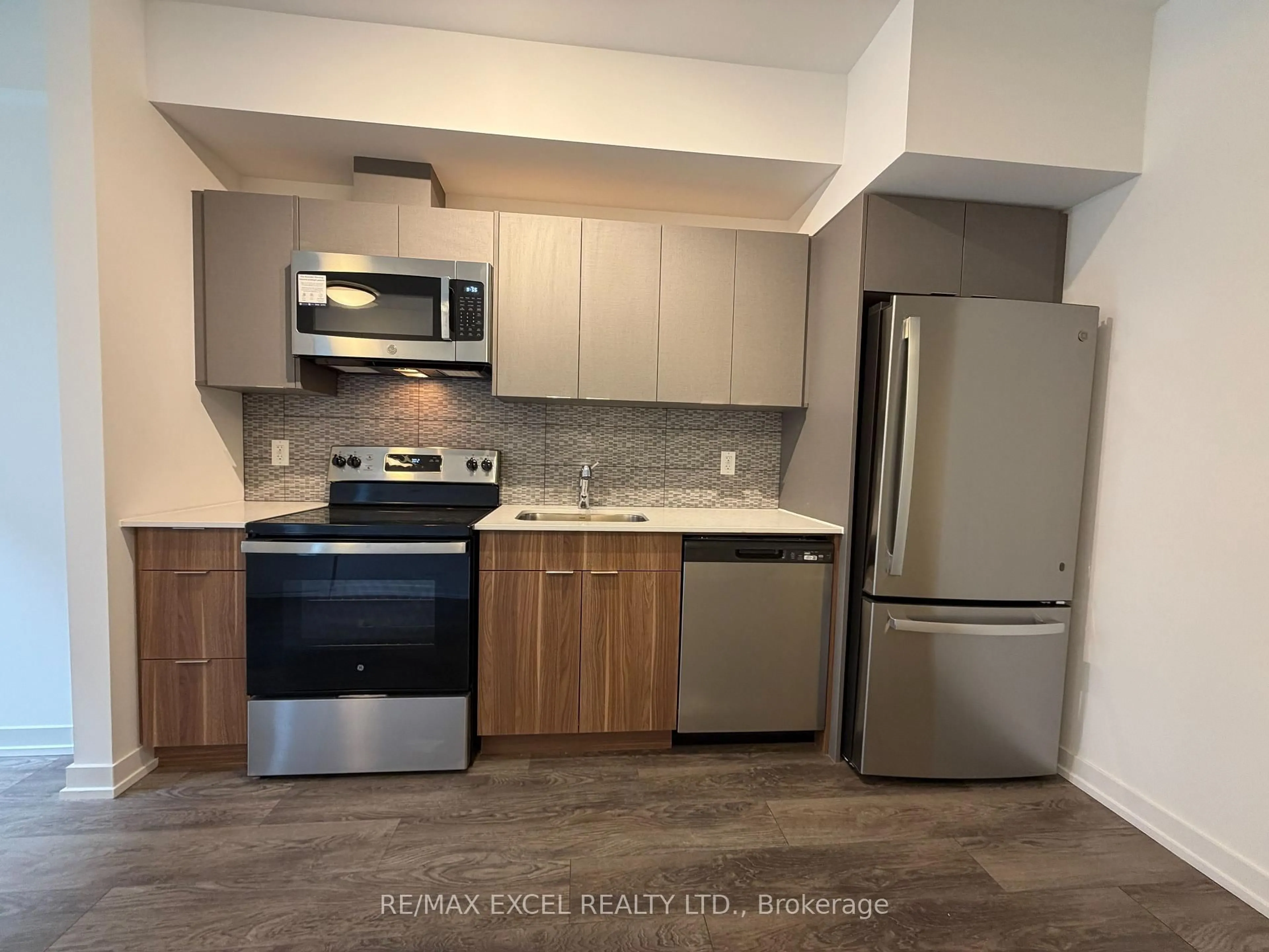 Standard kitchen, unknown for 3069 Pharmacy Ave #10, Toronto Ontario M1W 2H1