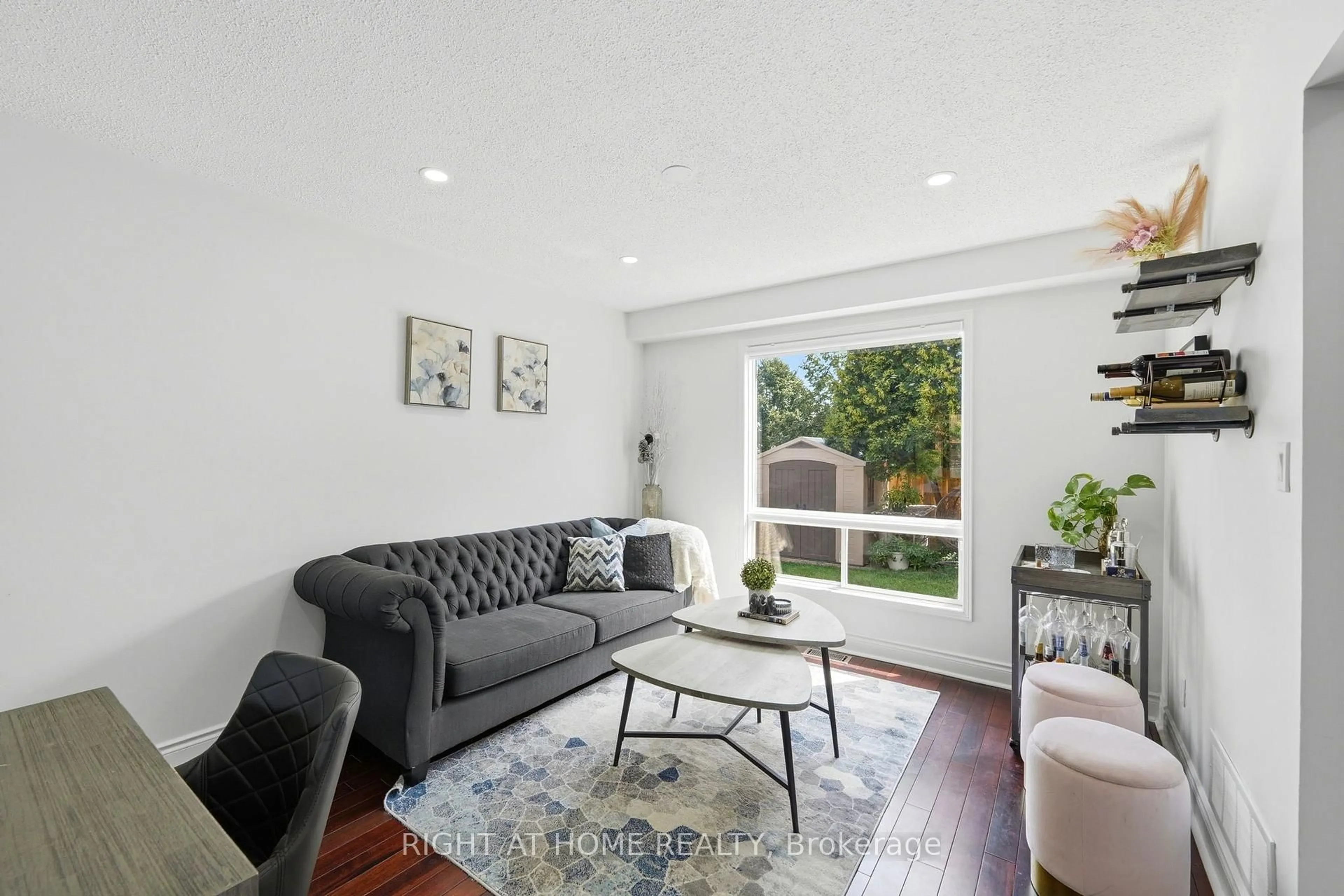 Living room with furniture, unknown for 2295 WILDWOOD Cres, Pickering Ontario L1X 2R8