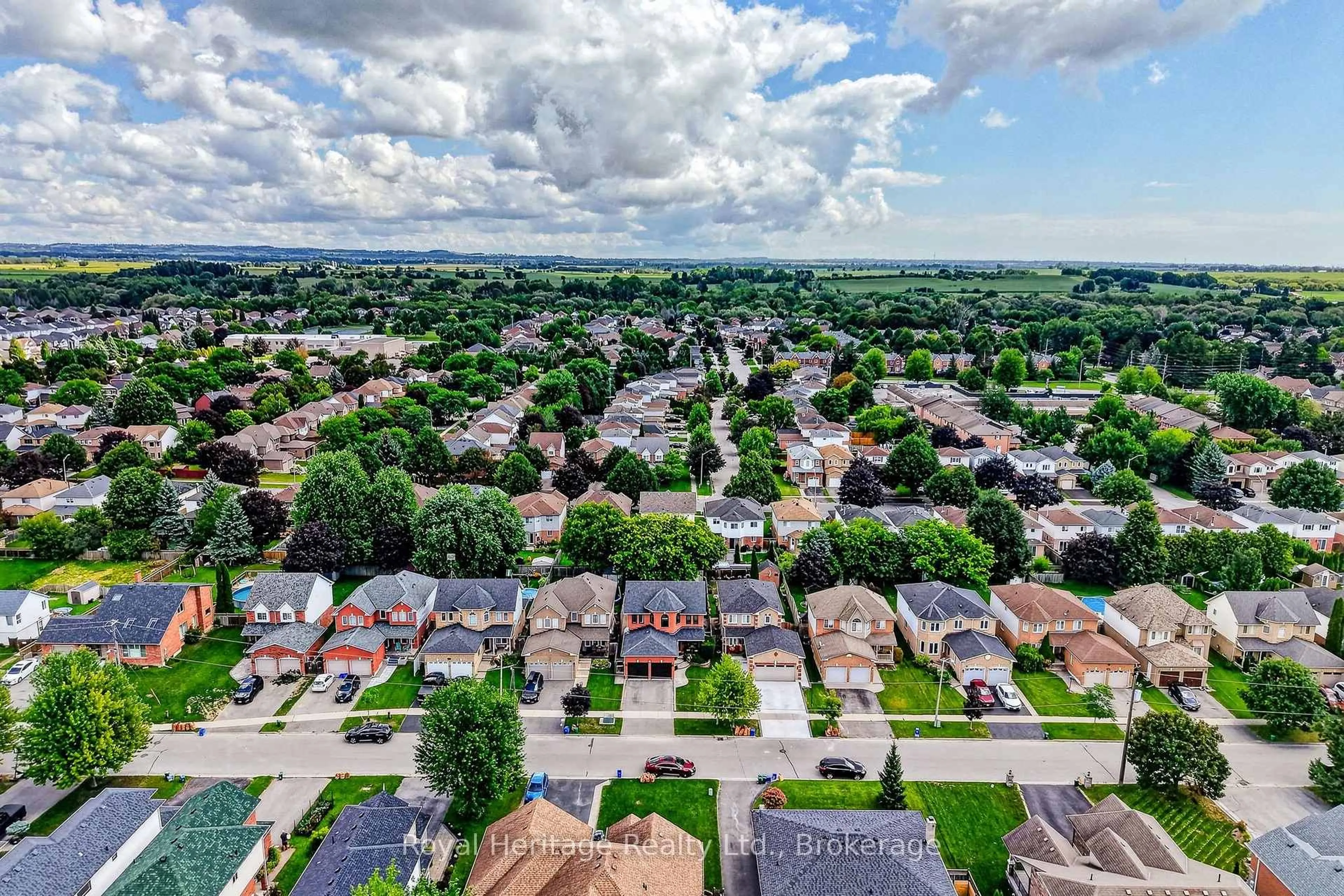 A pic from outside/outdoor area/front of a property/back of a property/a pic from drone, street for 49 Bradshaw St, Clarington Ontario L1C 2H4