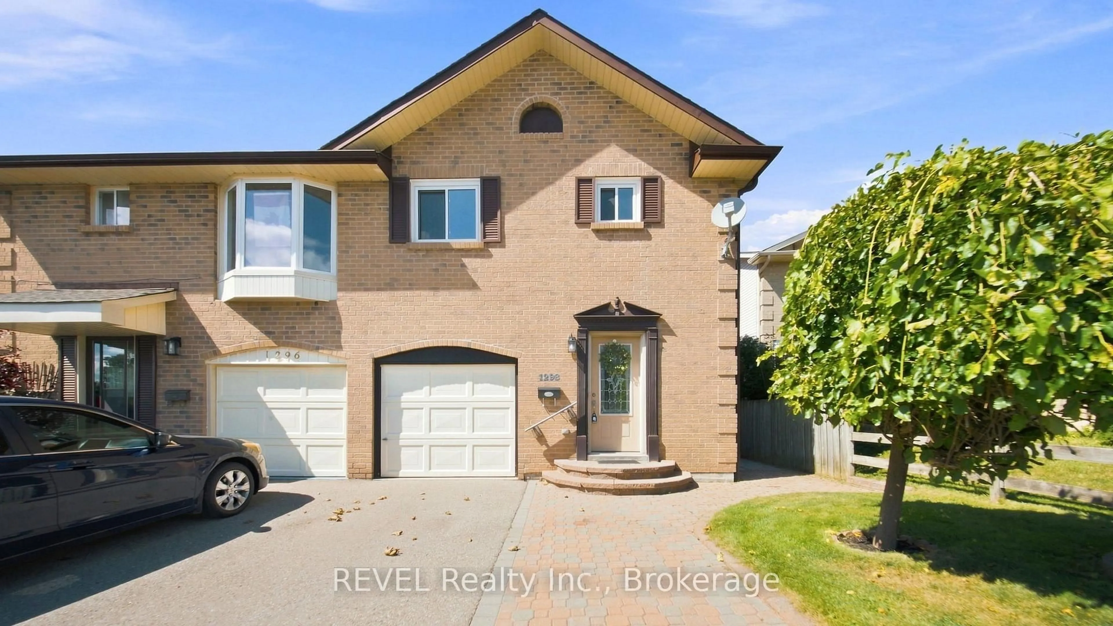 Home with brick exterior material, street for 1298 Pinehurst Ave, Oshawa Ontario L1H 8G5