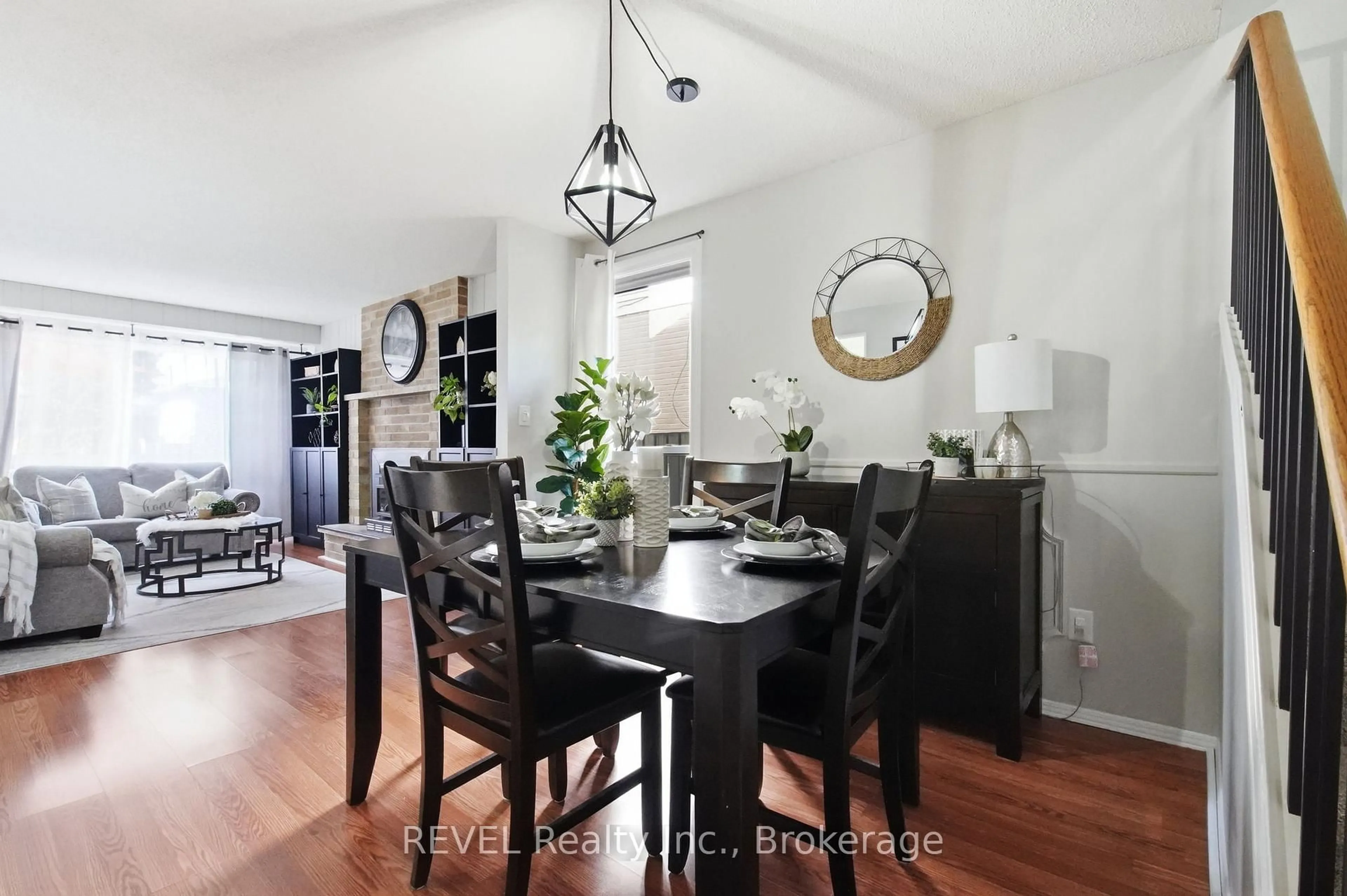 Dining room, wood/laminate floor for 1298 Pinehurst Ave, Oshawa Ontario L1H 8G5