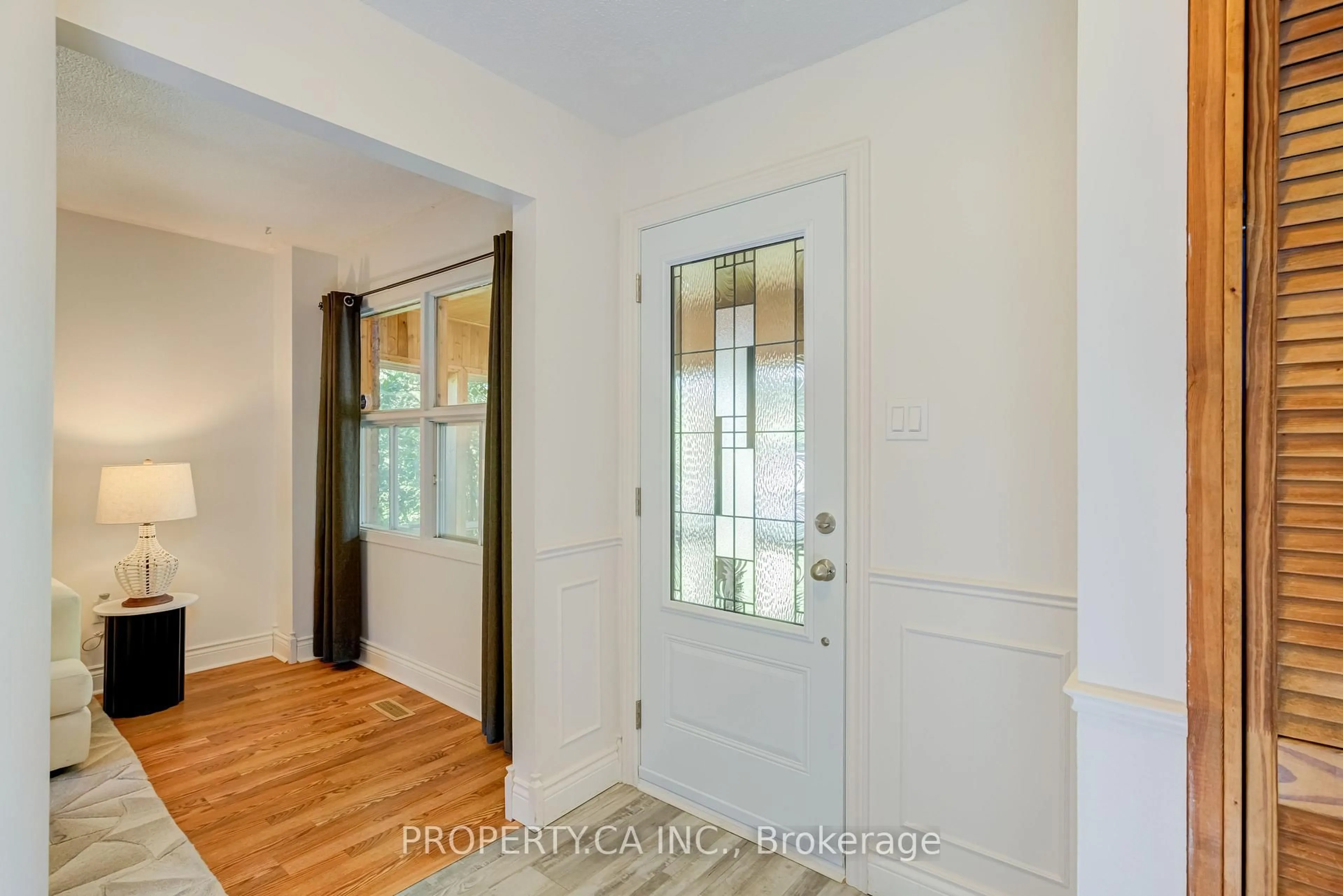 Indoor entryway for 1 Latham Crt, Ajax Ontario L1S 4B5