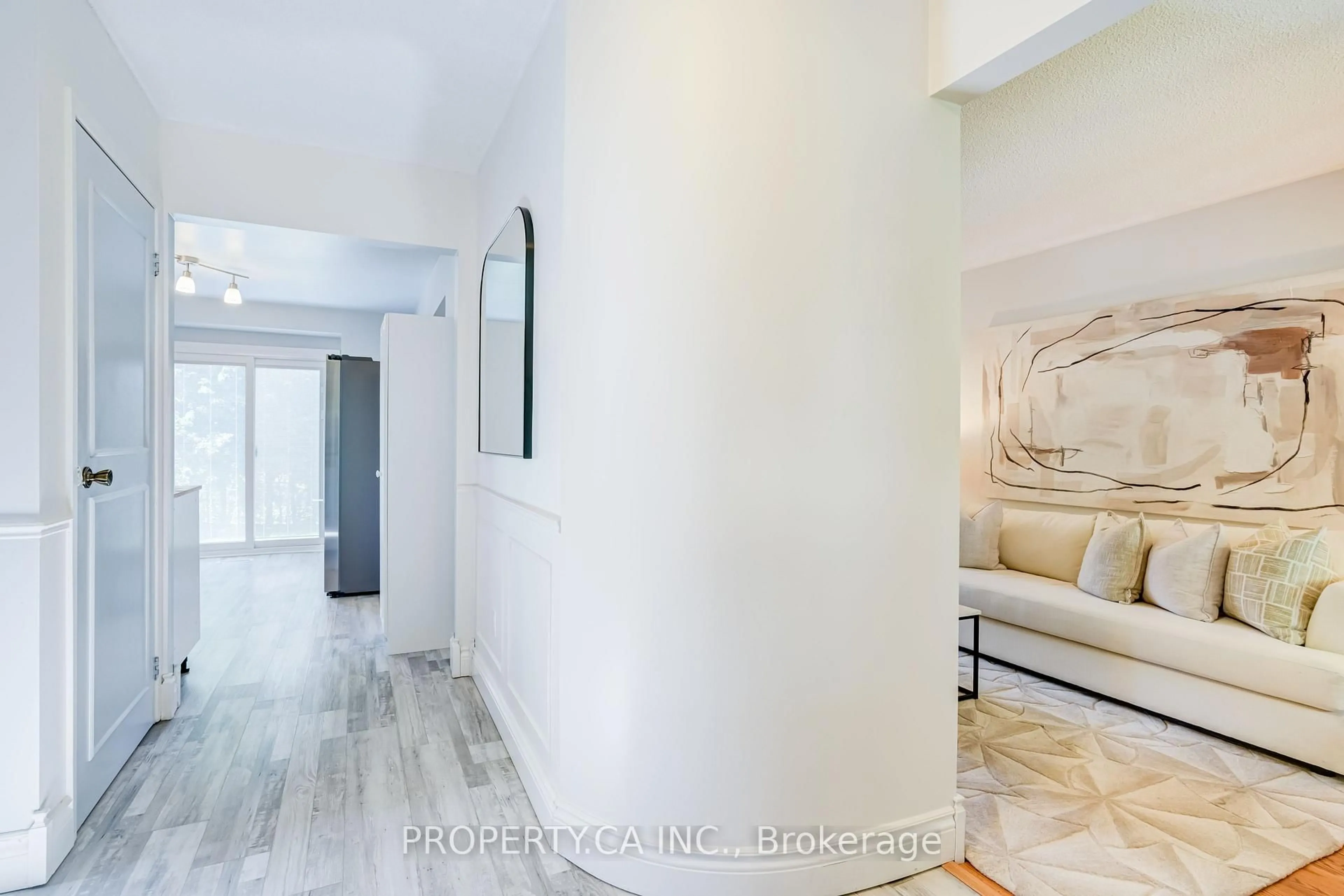 Indoor foyer for 1 Latham Crt, Ajax Ontario L1S 4B5