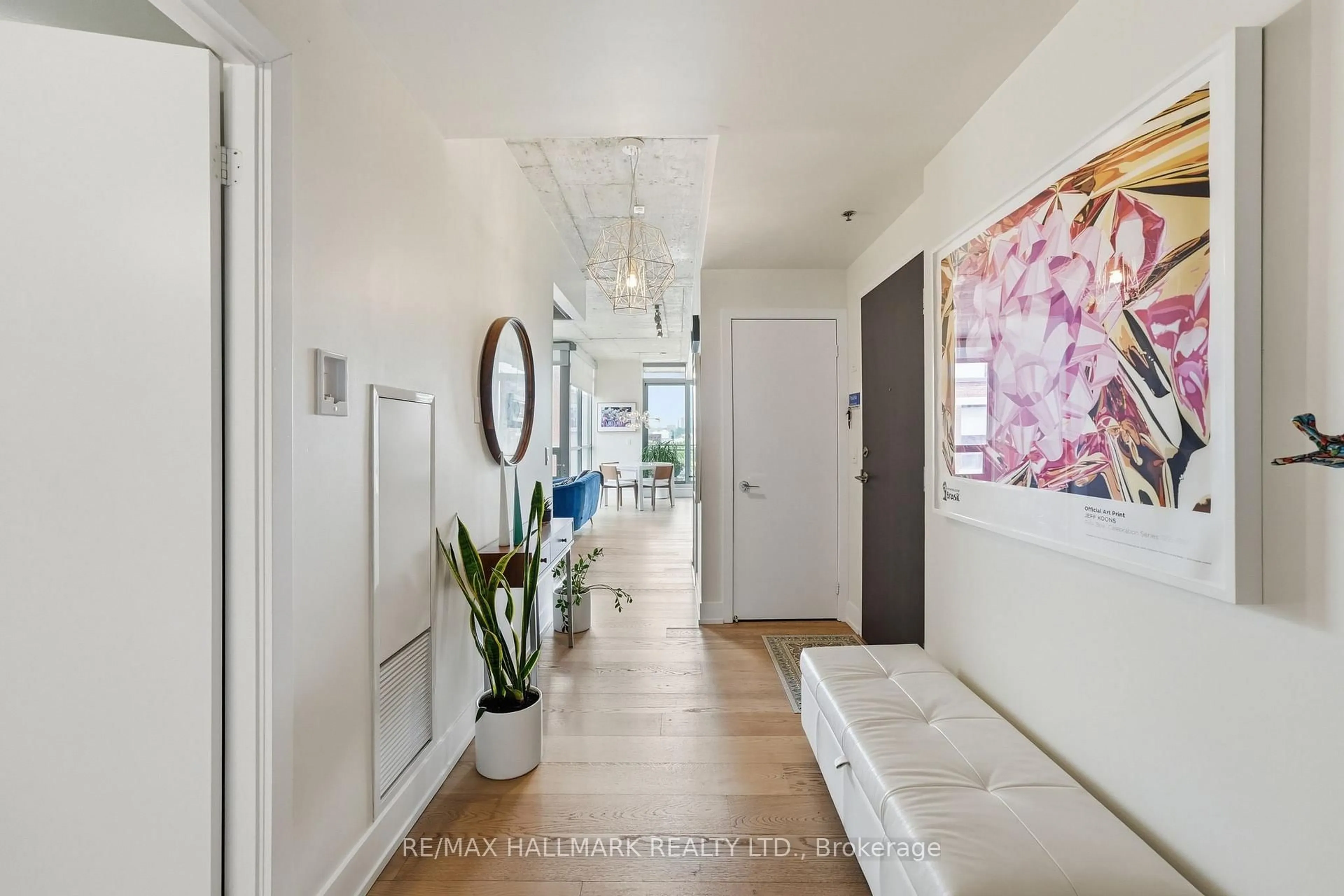 Indoor entryway for 630 Queen St #602, Toronto Ontario M4M 1G3