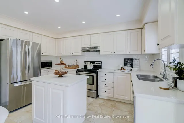 1342 Harlstone Cres, Oshawa 3