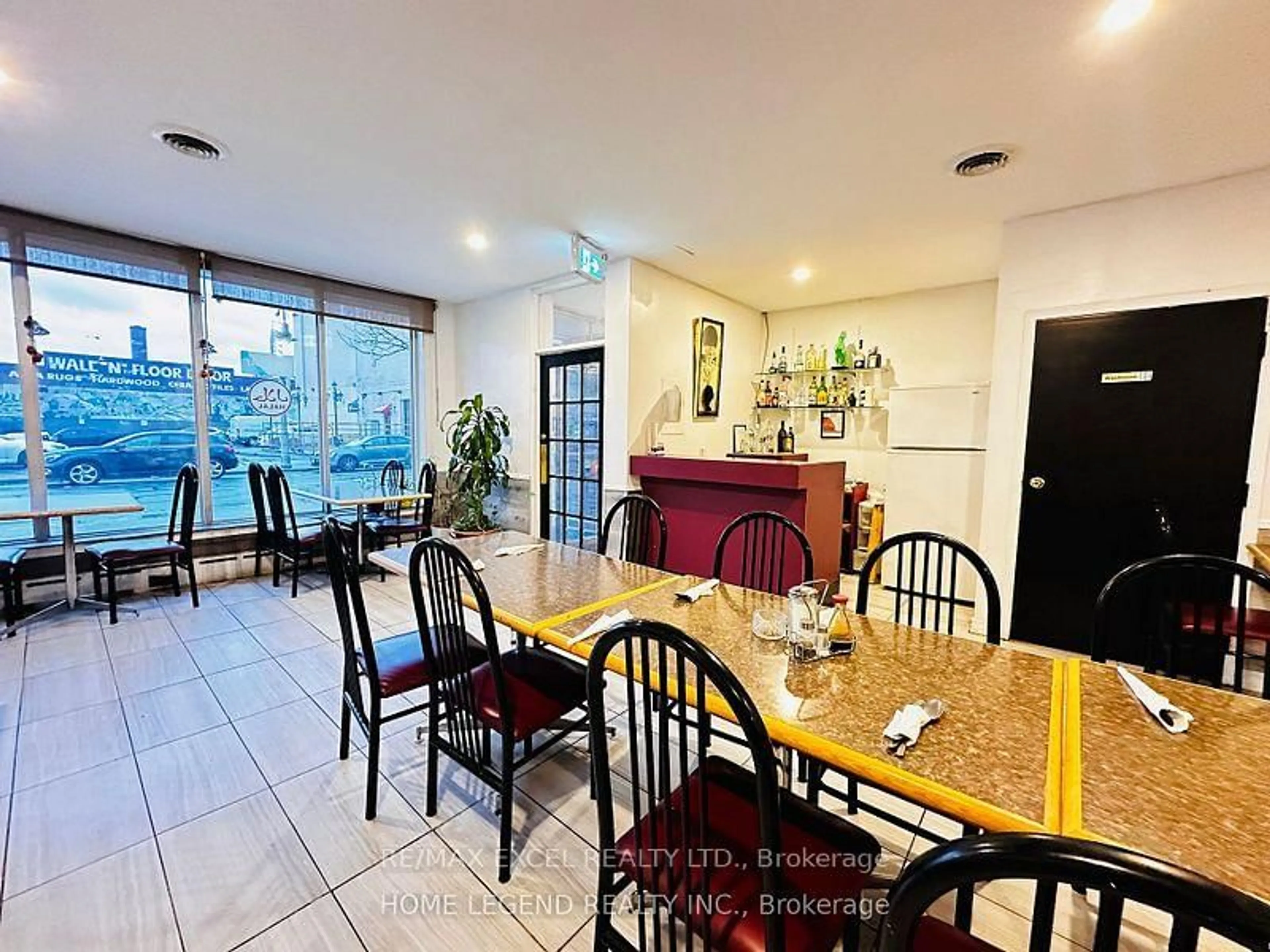 Dining room, ceramic/tile floor for 20 King St, Oshawa Ontario L1G 4Y5