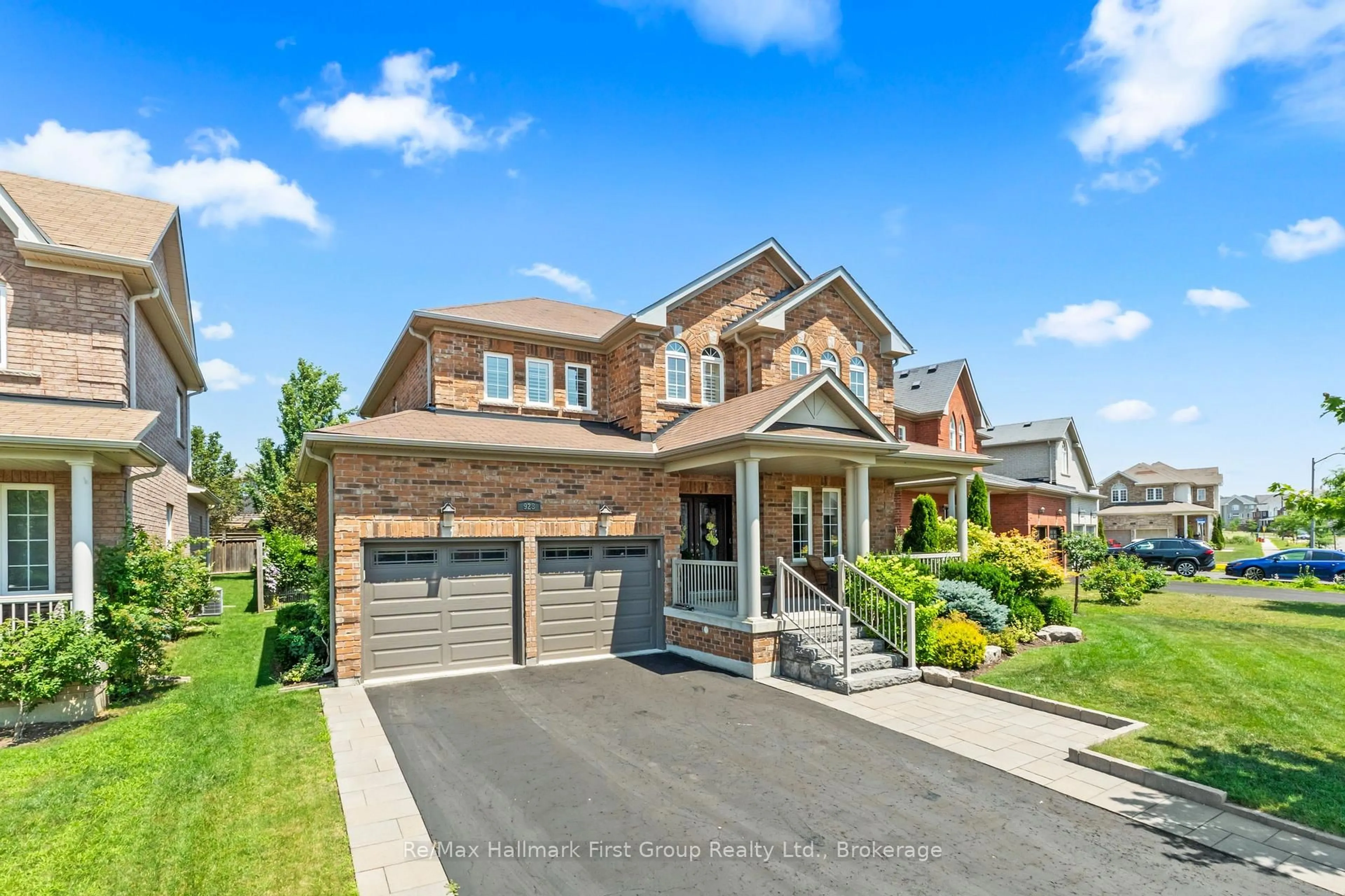 Home with brick exterior material, street for 928 Black Cherry Dr, Oshawa Ontario L1K 0P6