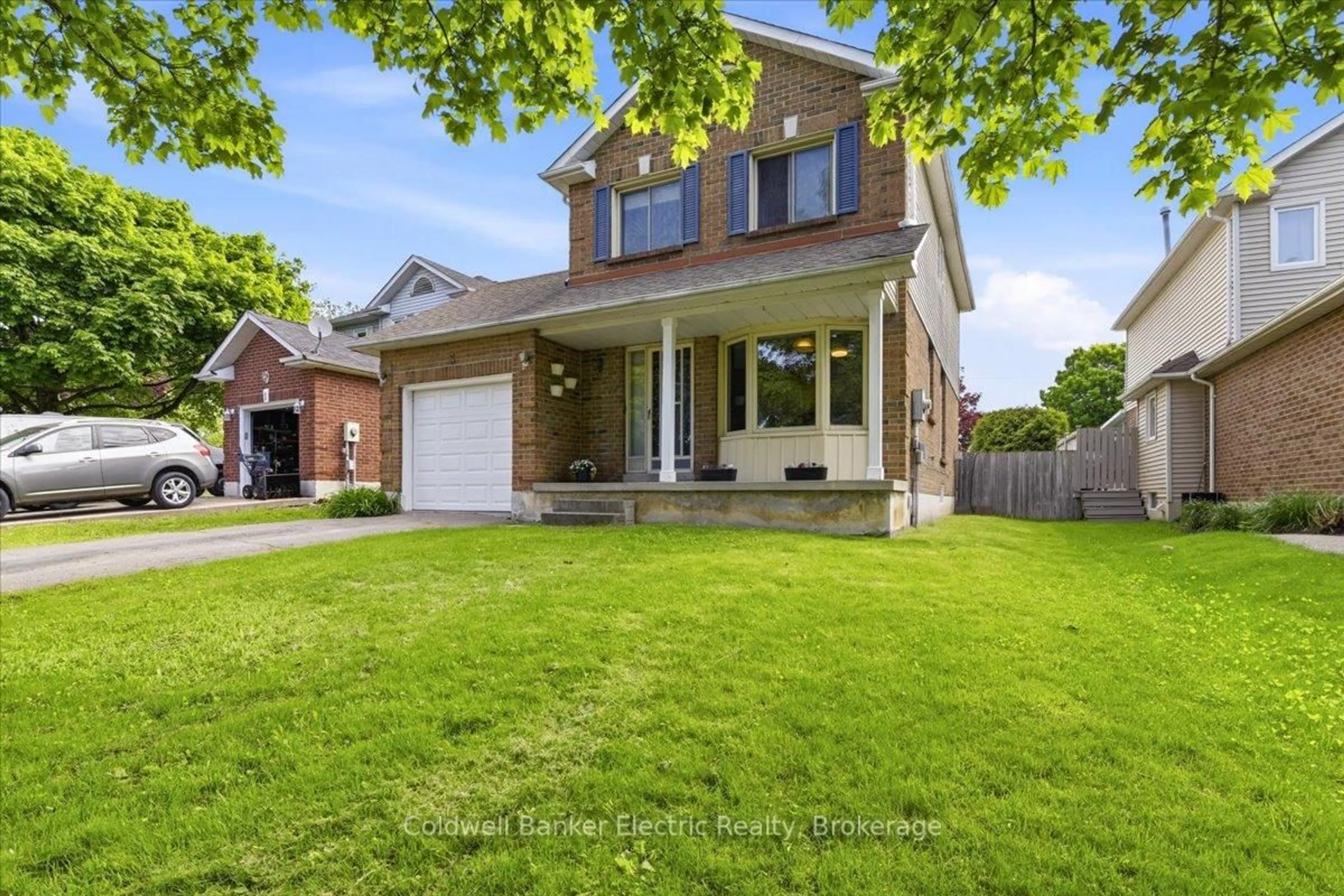 Home with brick exterior material, street for 3 Walbridge Crt, Clarington Ontario L1C 4B7