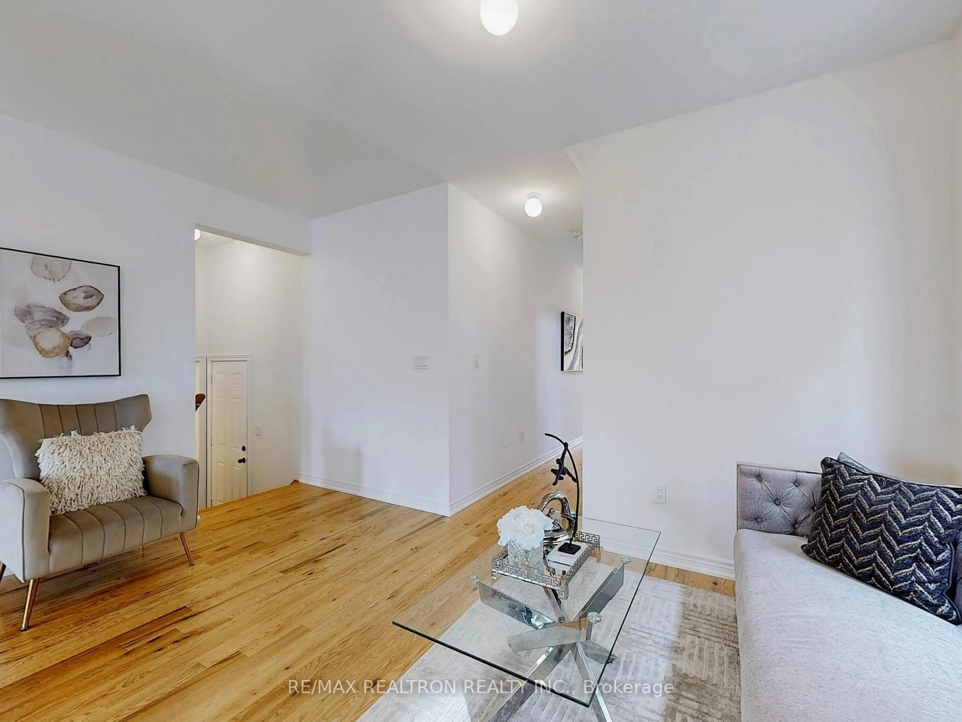 A pic of a room for 1260 Talisman Manr, Pickering Ontario L1X 0R8