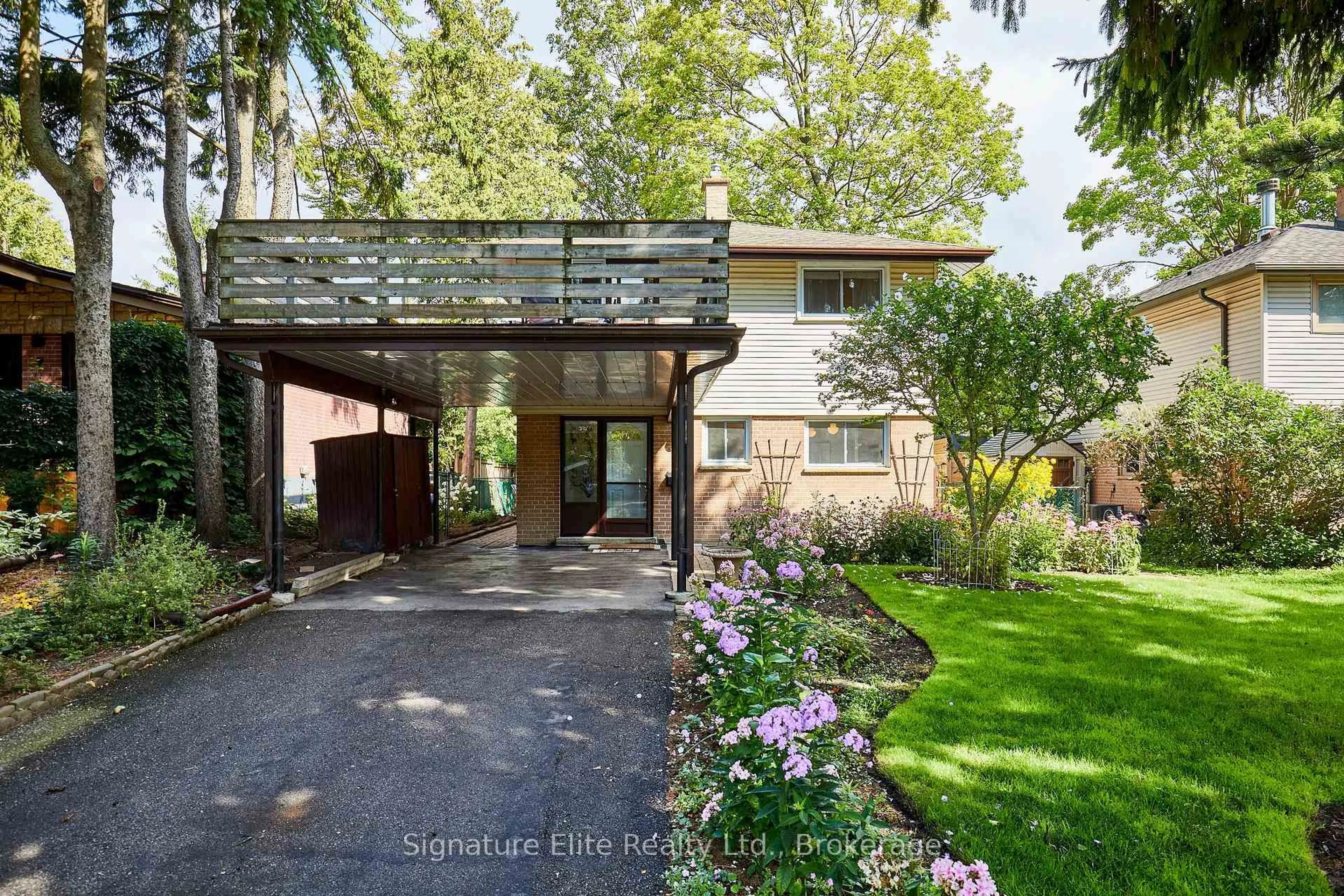 Home with brick exterior material, street for 7 Lyncroft Dr, Toronto Ontario M1E 1X6