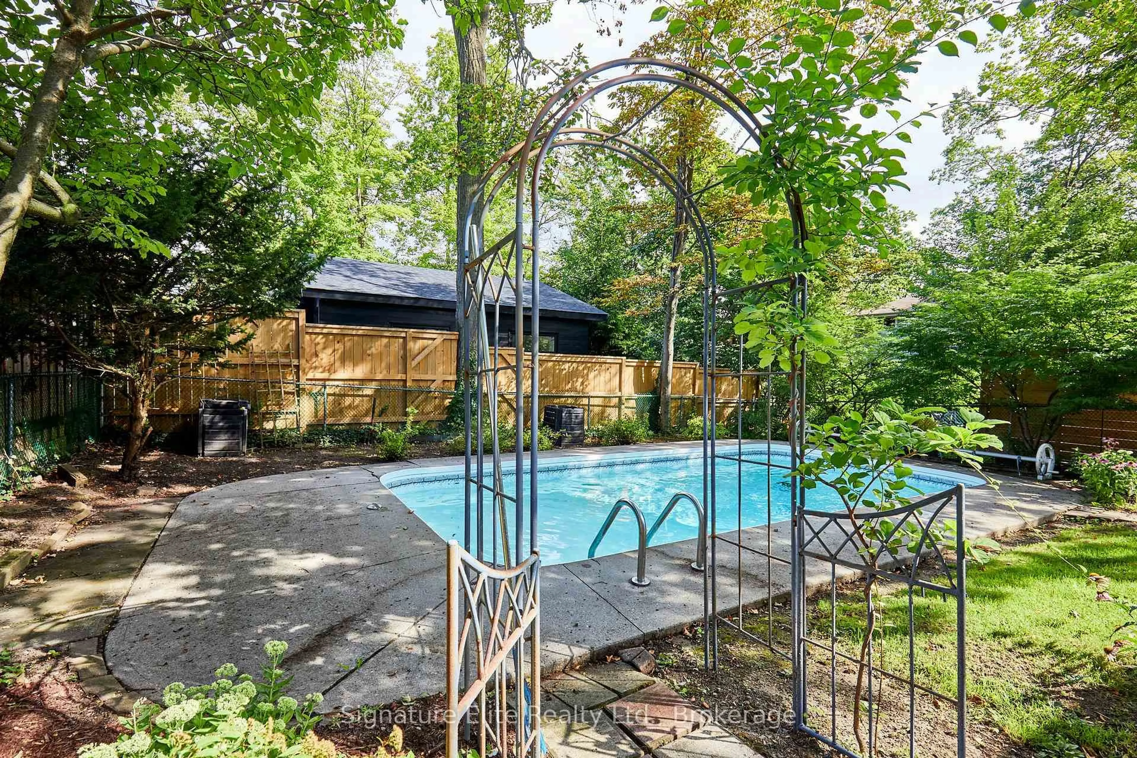 Pool for 7 Lyncroft Dr, Toronto Ontario M1E 1X6