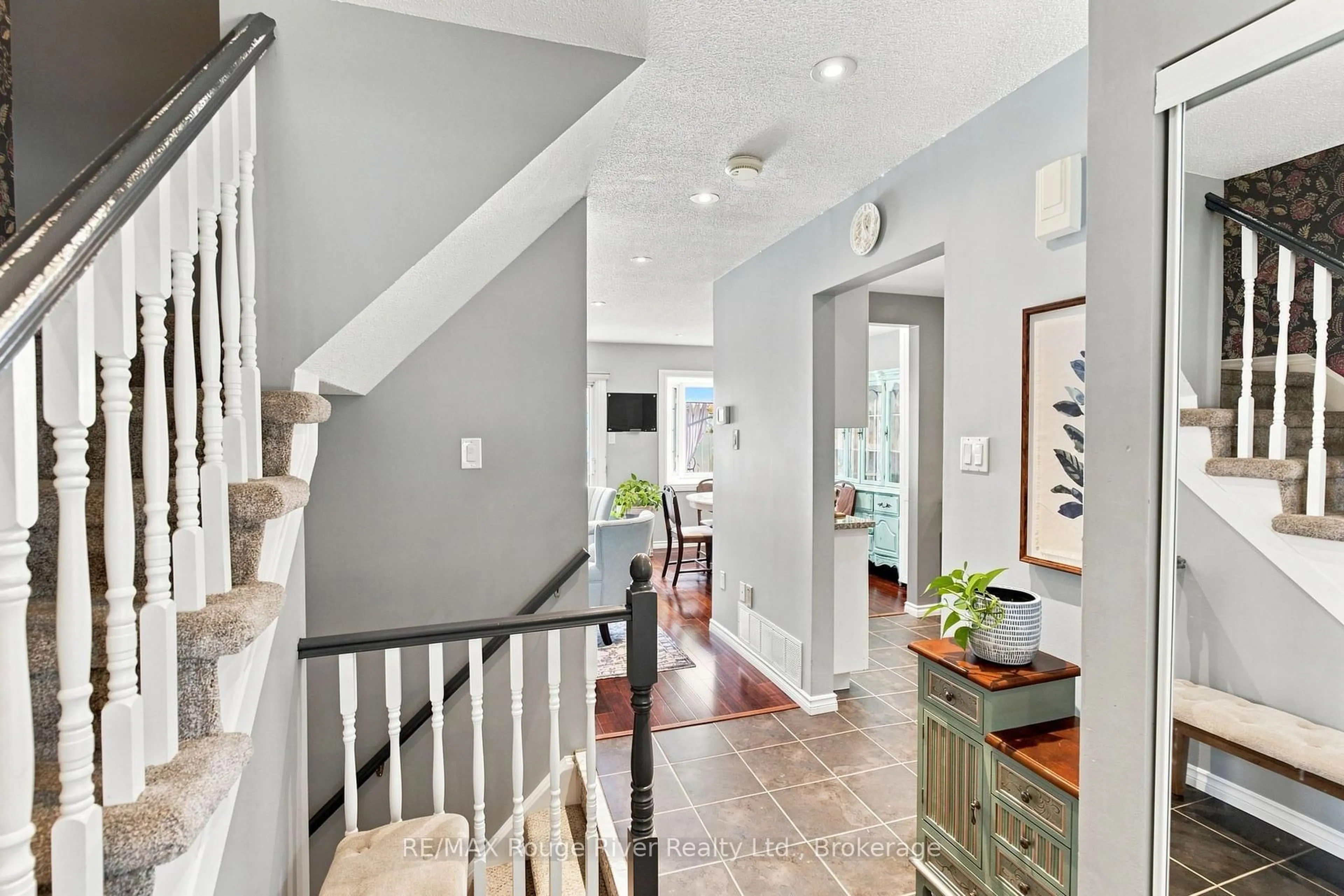 Indoor entryway for 49 Fisher Cres, Ajax Ontario L1T 2E8
