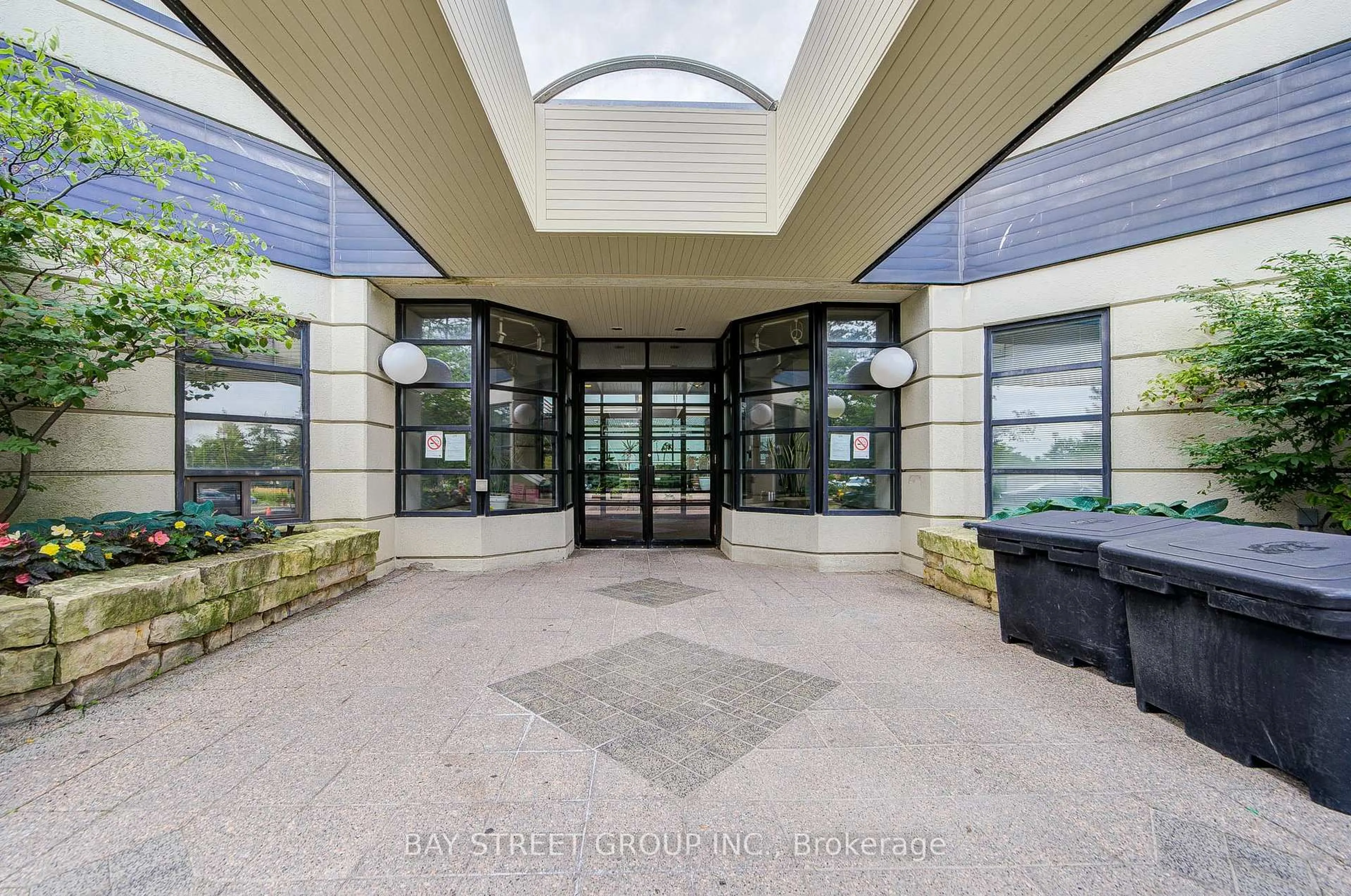 Indoor foyer for 160 alton towers Circ #1607, Toronto Ontario M1V 4X8