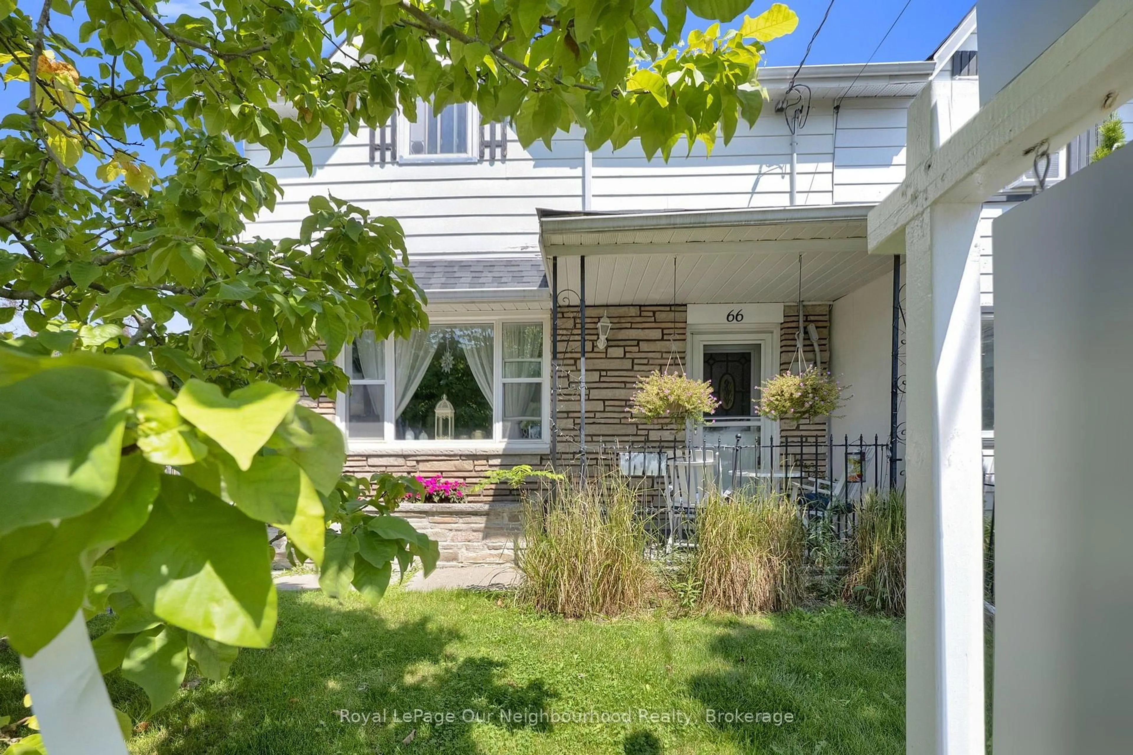 Patio, street for 66 Wellington St, Clarington Ontario L1C 1V5