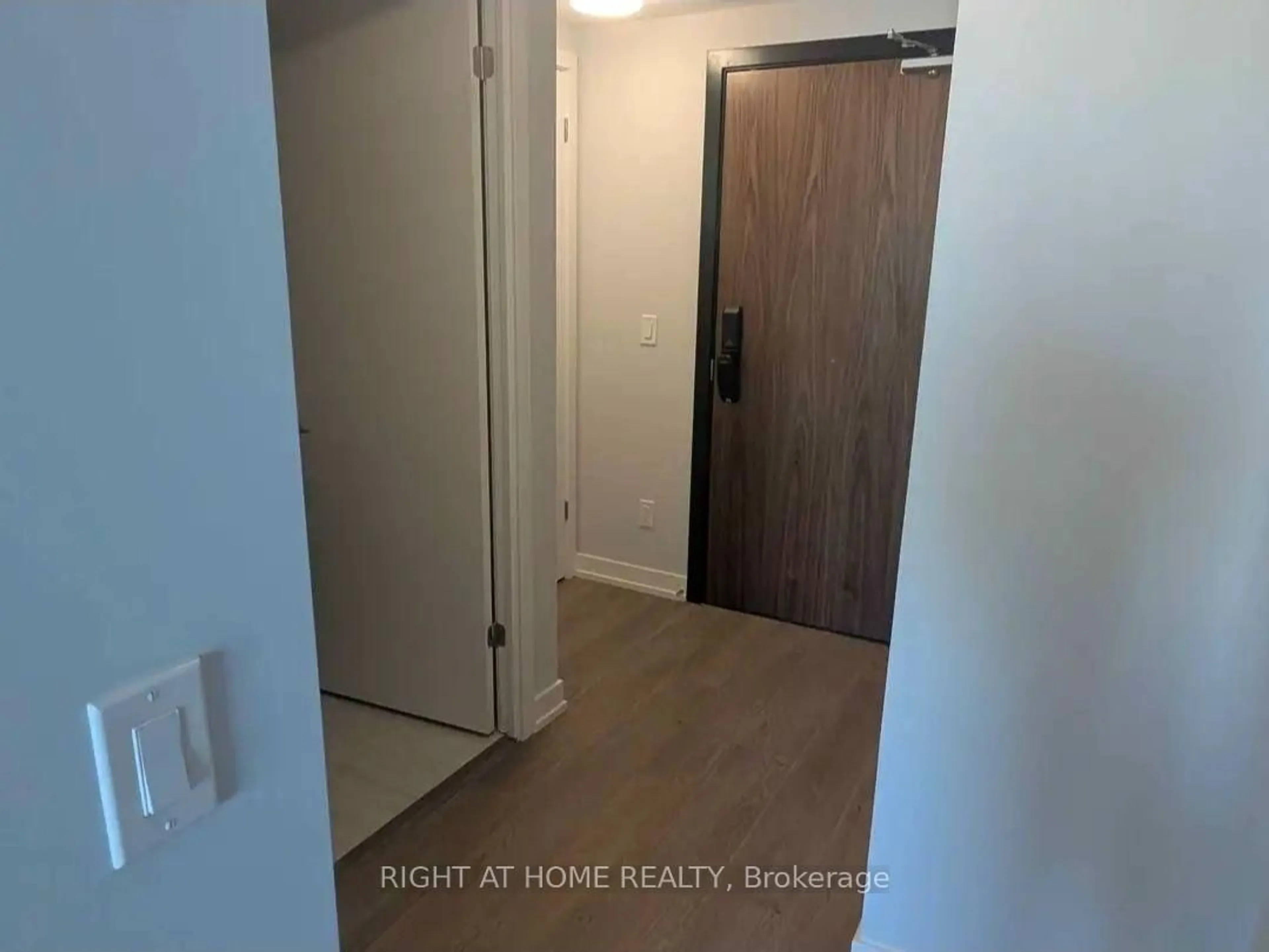 A pic of a room for 201 BROCK St #211, Whitby Ontario L1N 0P8