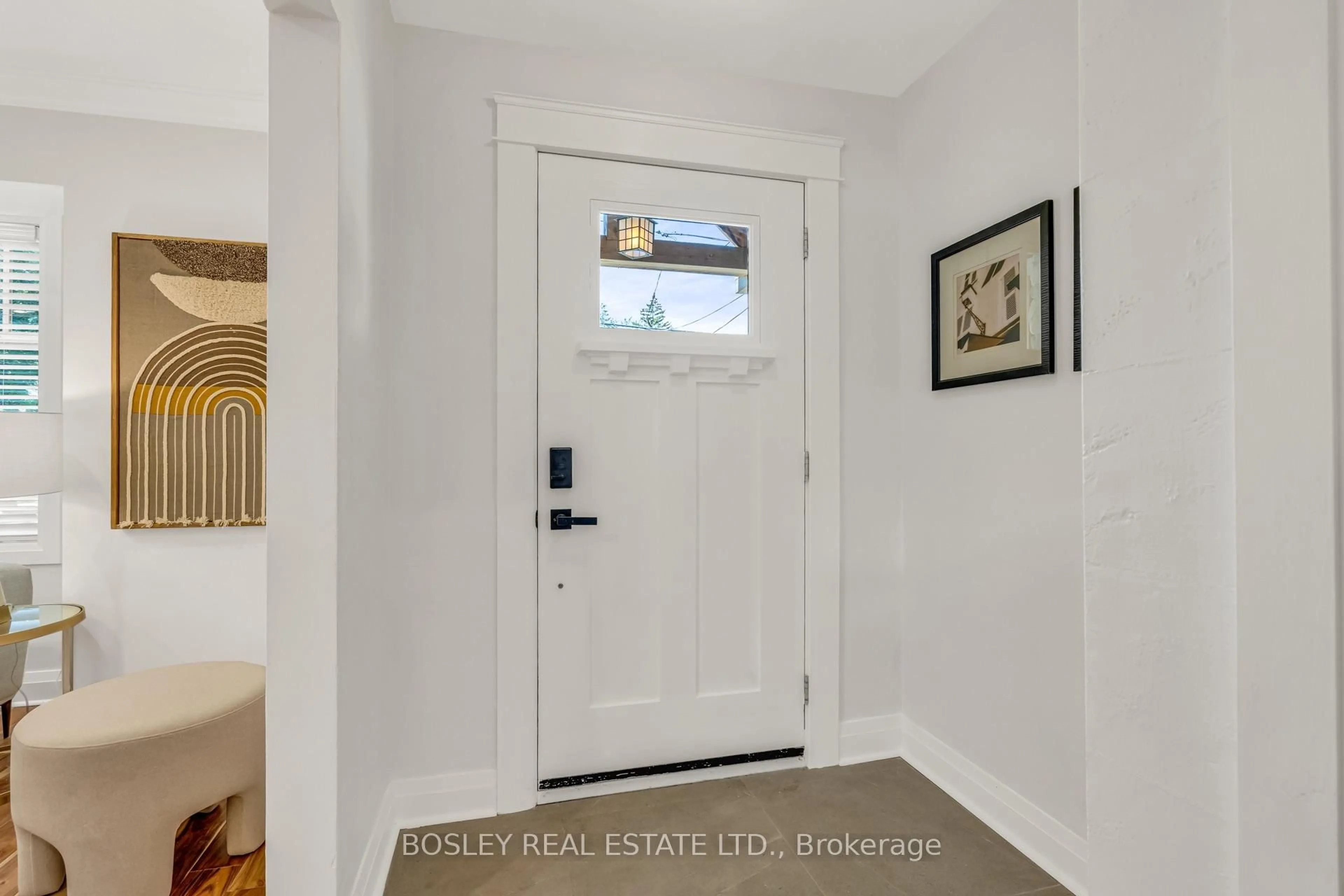 Indoor entryway for 55 Presley Ave, Toronto Ontario M1L 3P4