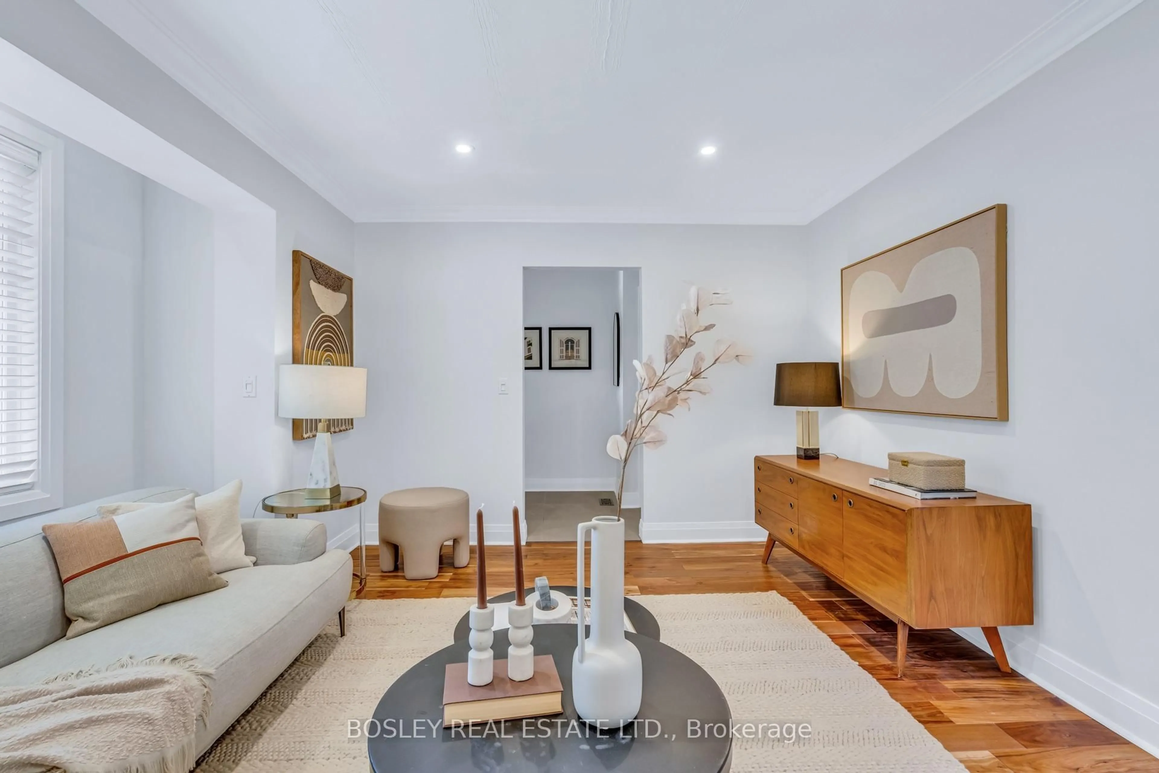 Living room with furniture, unknown for 55 Presley Ave, Toronto Ontario M1L 3P4