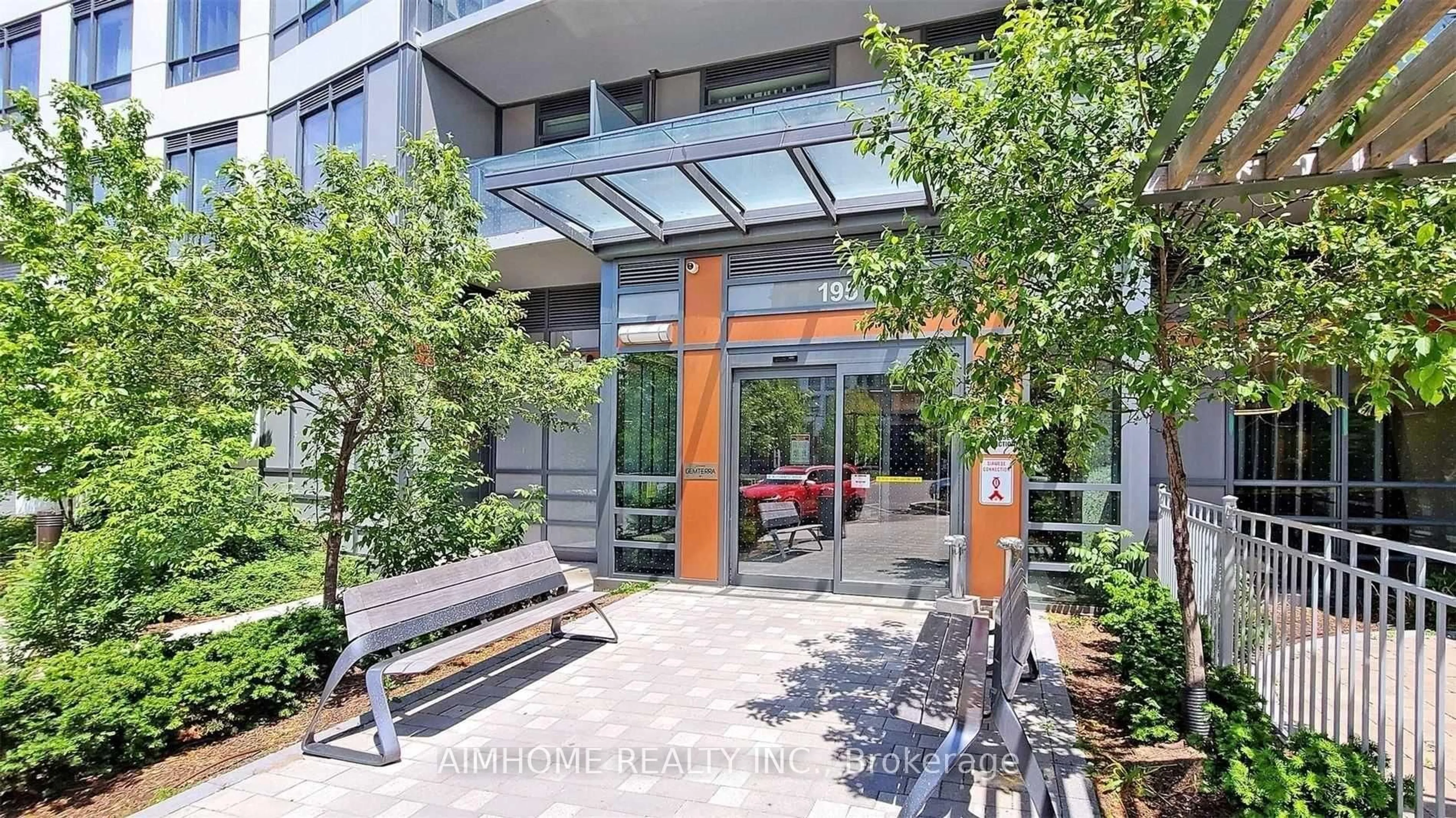 Indoor foyer for 195 Bonis Ave #2107, Toronto Ontario M1T 3W6