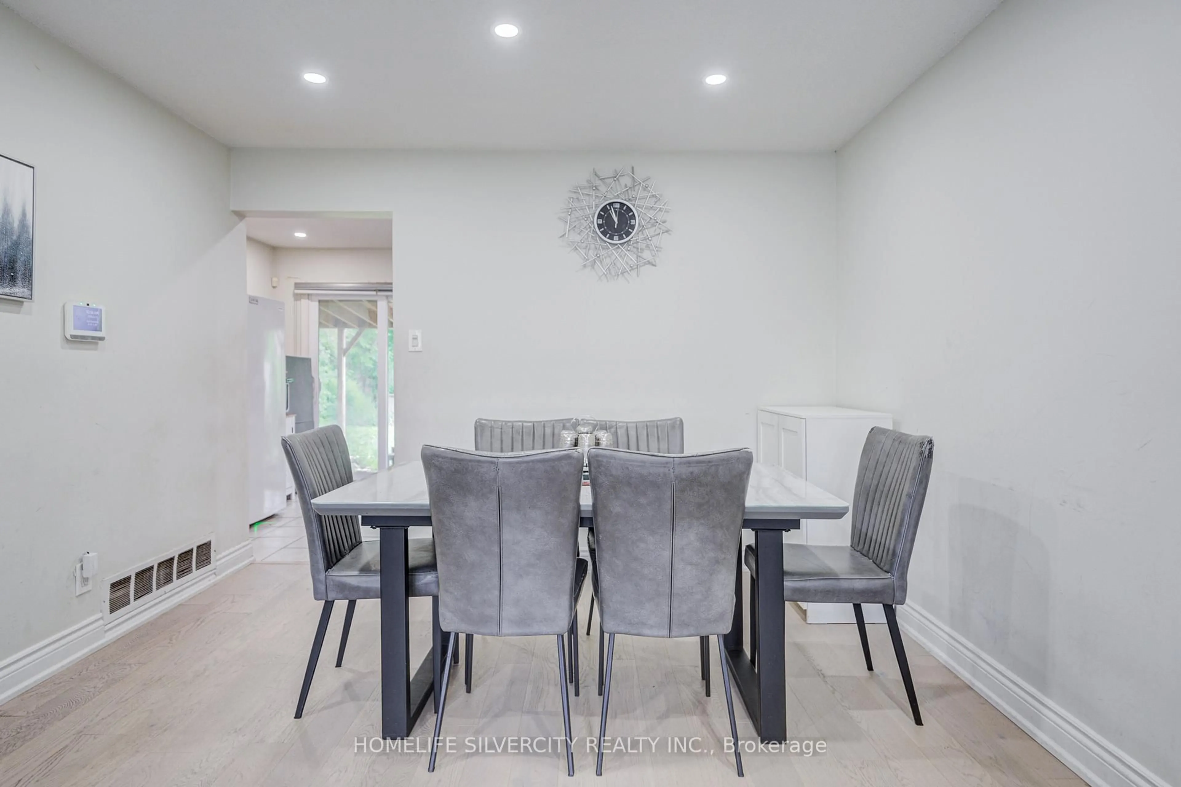 Dining room, unknown for 160 Purvis Cres, Toronto Ontario M1B 1H9