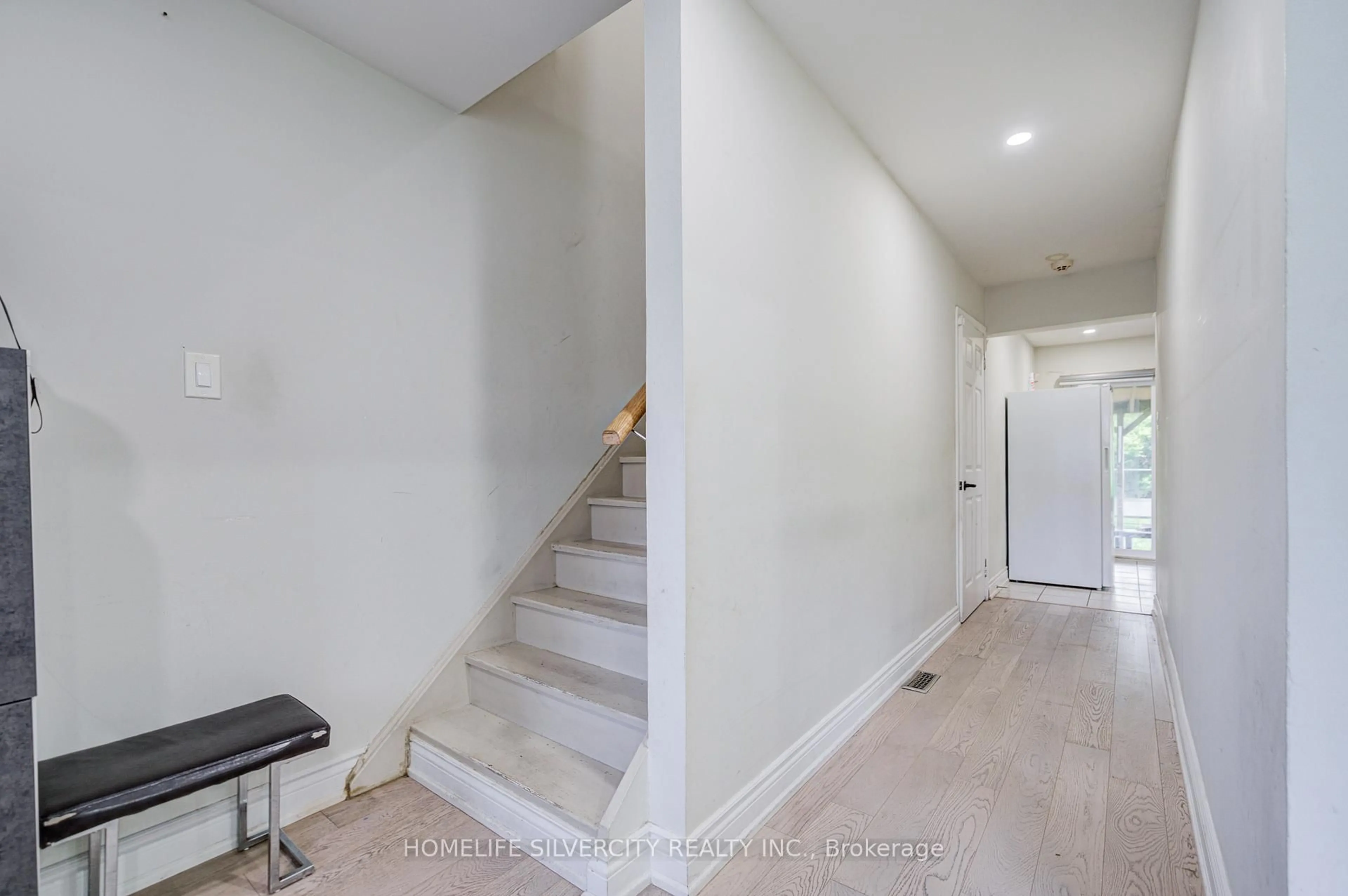 Unknown for 160 Purvis Cres, Toronto Ontario M1B 1H9