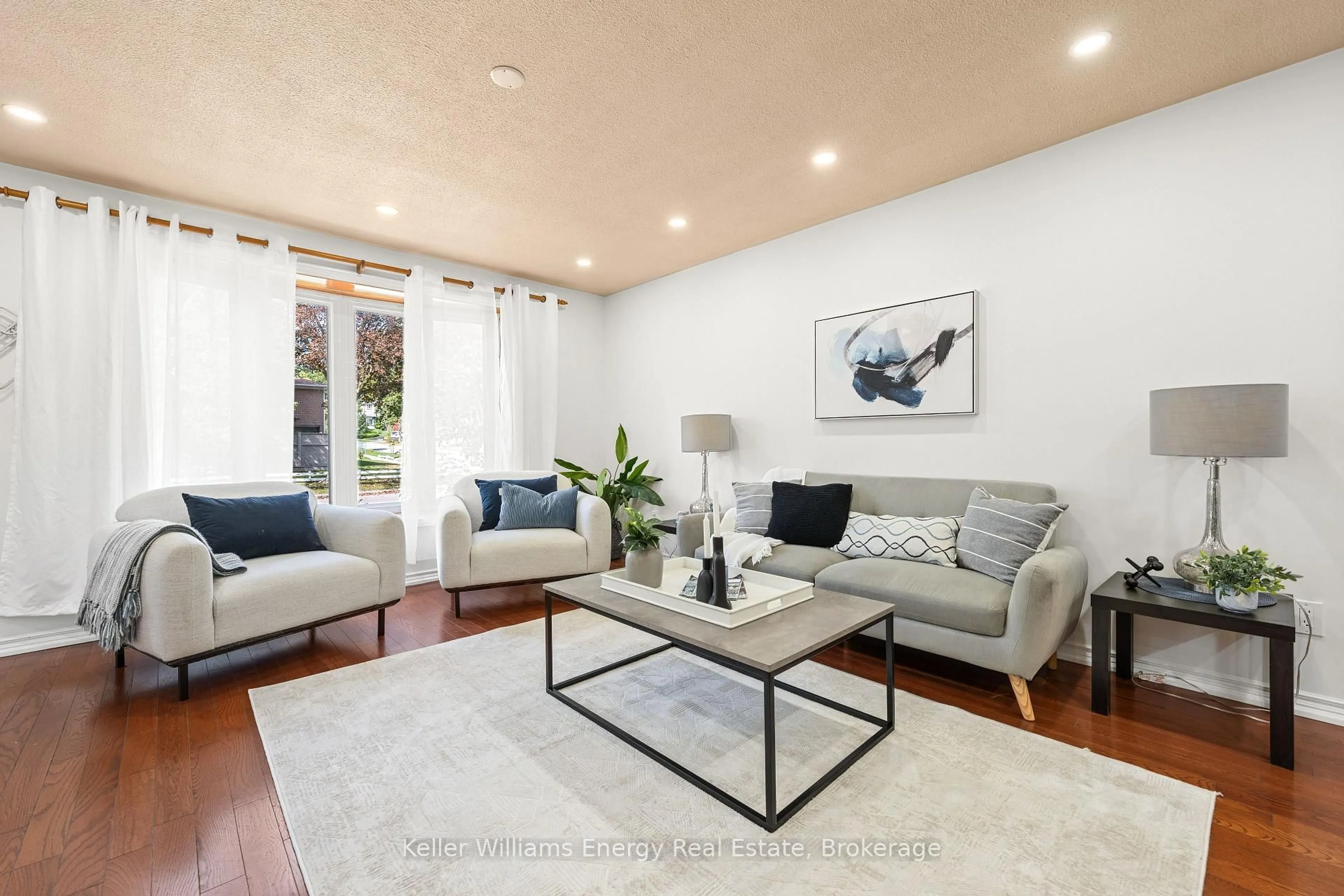 Living room with furniture, unknown for 162 Merkley Sq, Toronto Ontario M1G 2Y8
