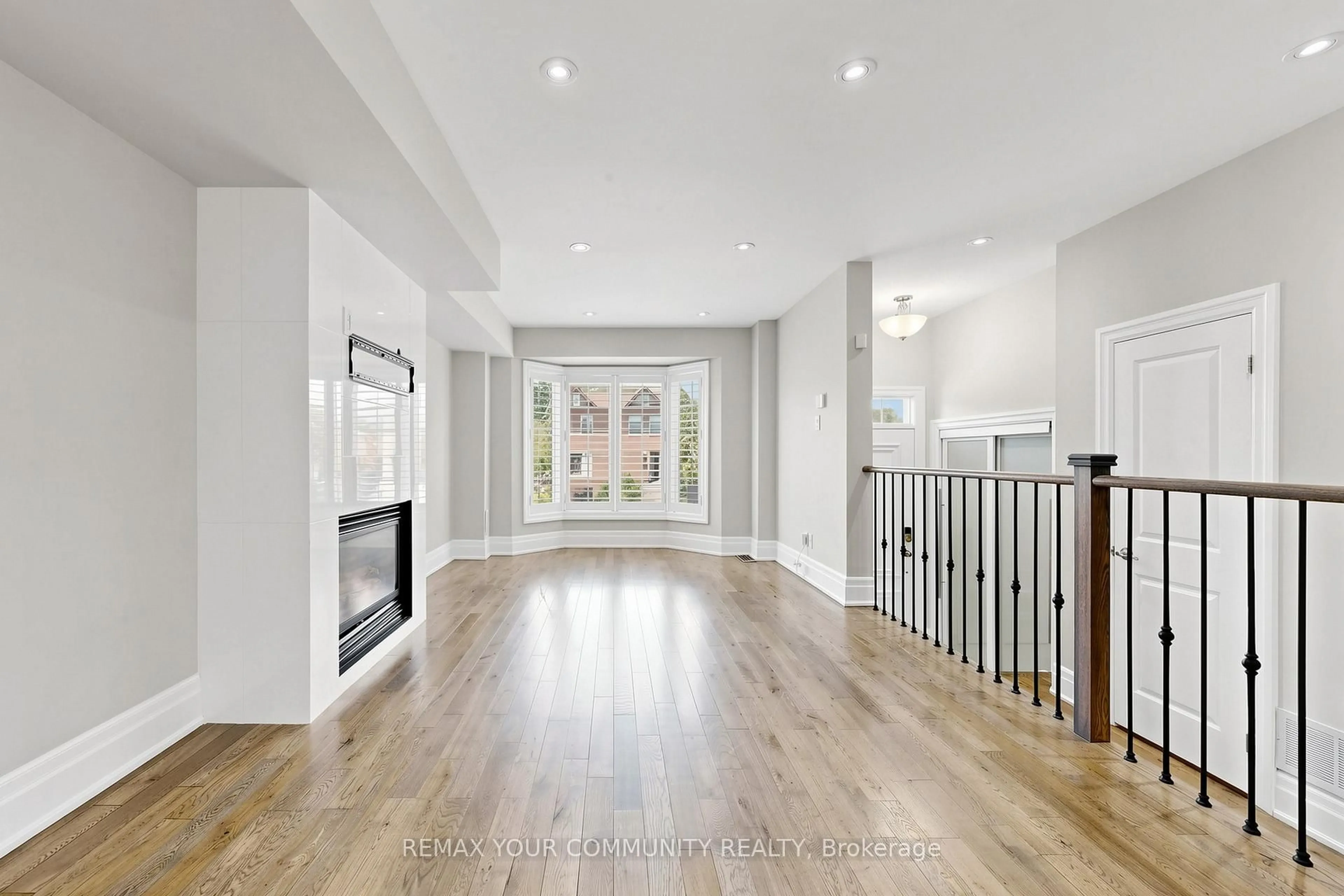 Indoor entryway for 81 Galbraith Ave, Toronto Ontario M4B 2B6