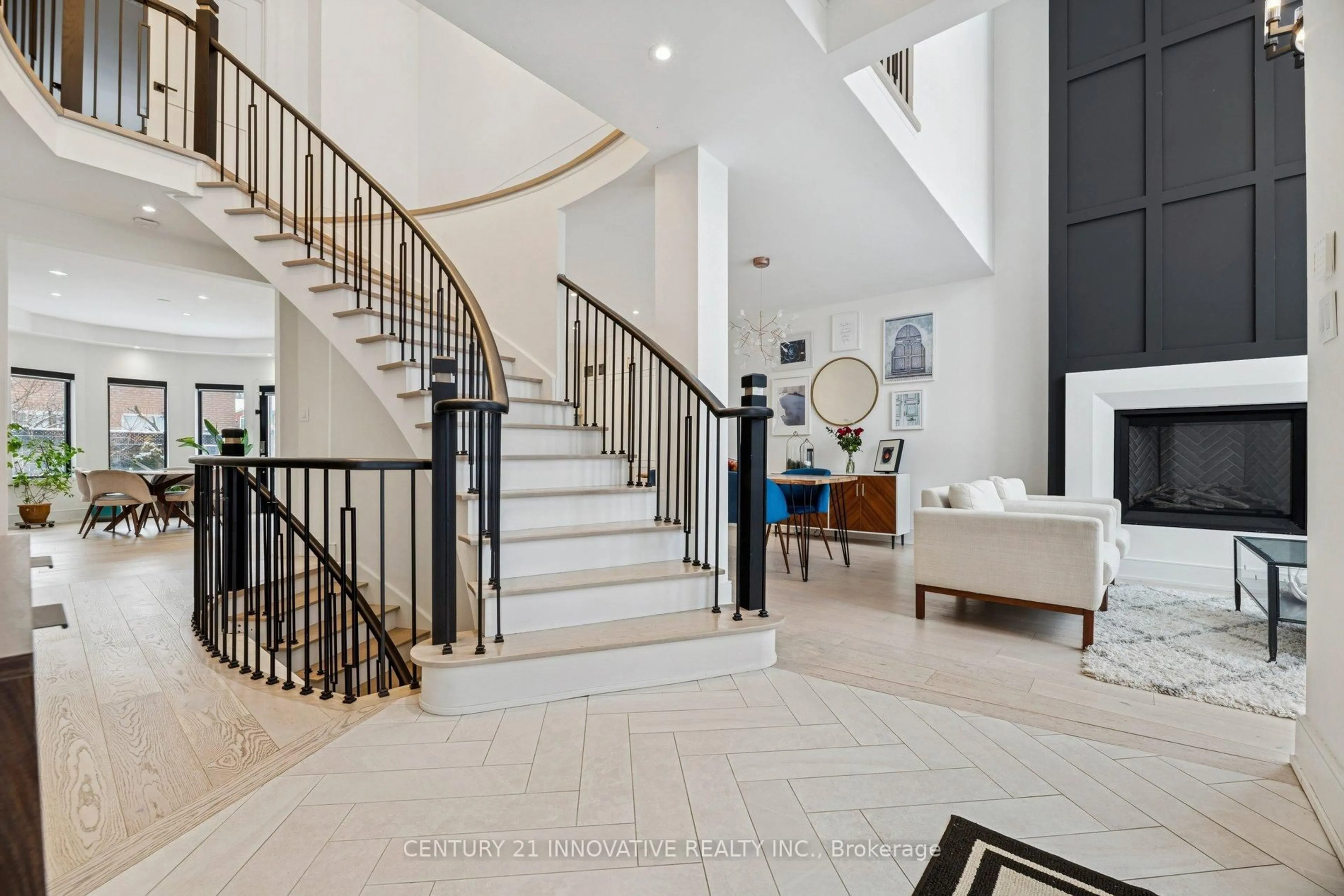 Indoor foyer for 6 Devonridge Cres, Toronto Ontario M1C 5B1