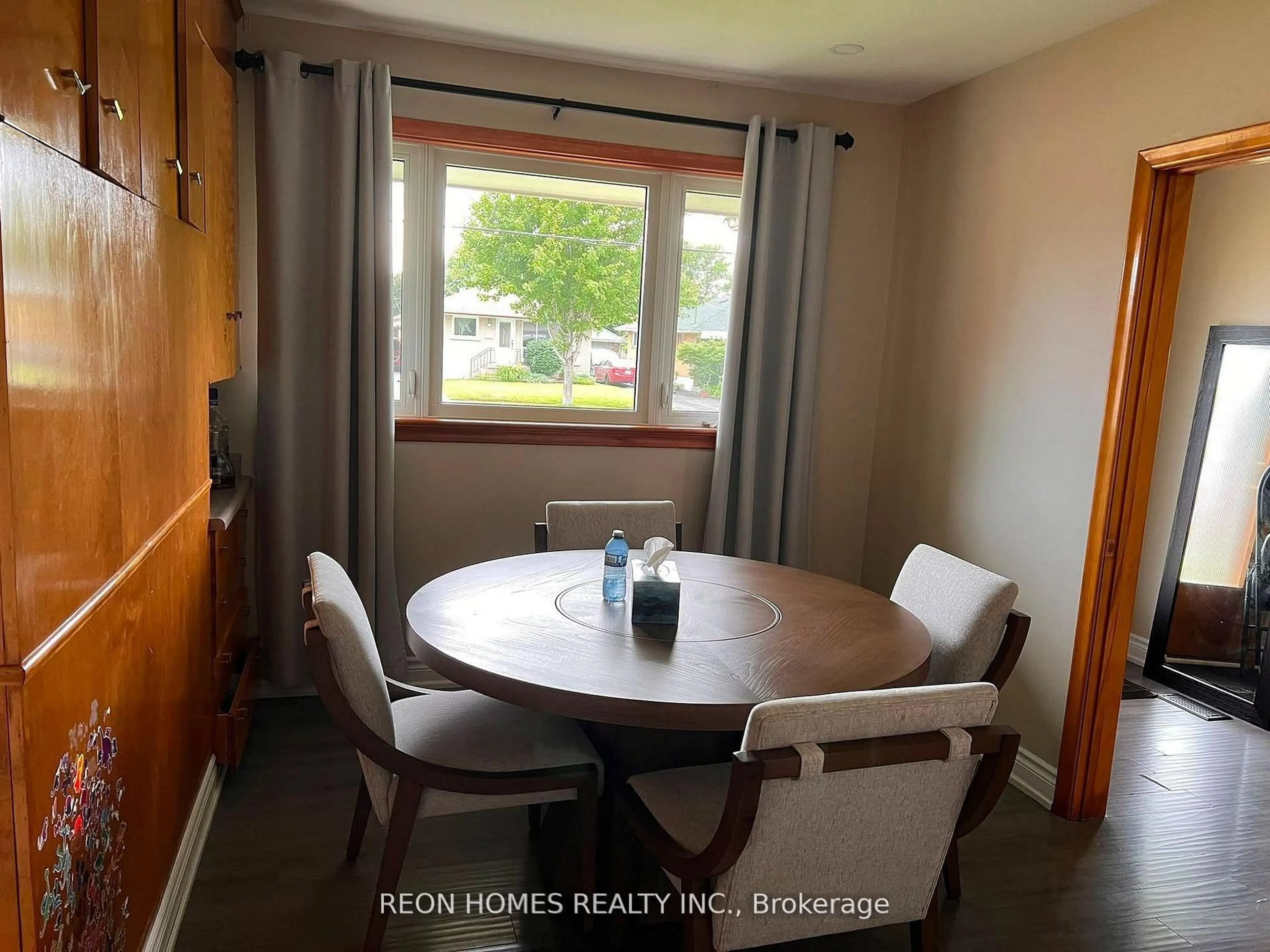 A pic of a room for 317 FAREWELL St, Oshawa Ontario L1H 6L8