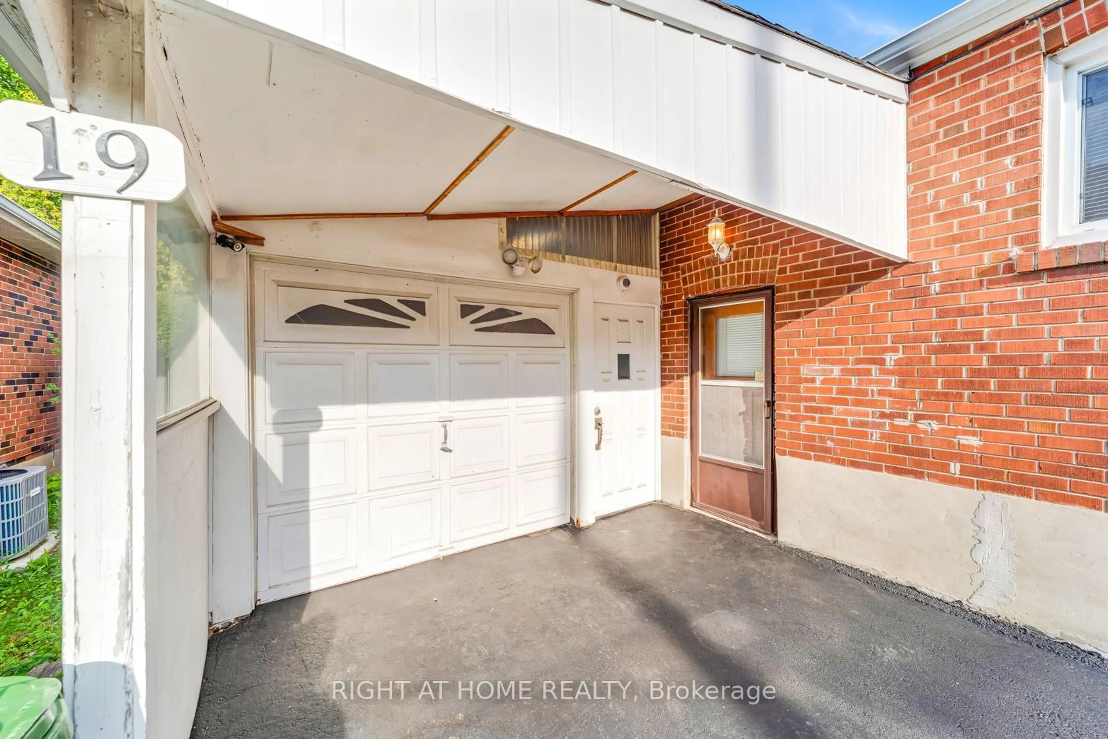 Indoor garage for 19 Martorino Dr, Toronto Ontario M1K 2J1