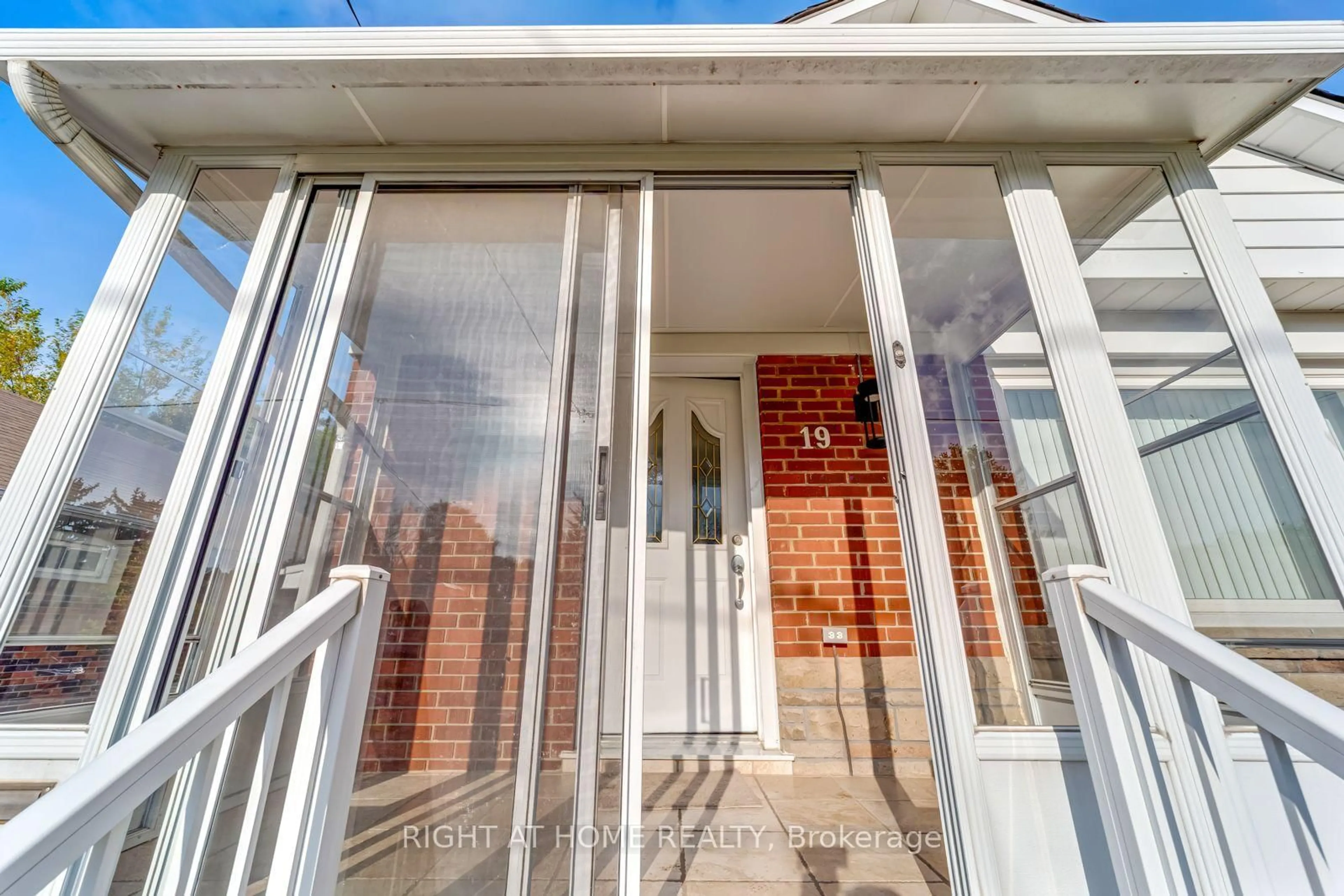 Unknown for 19 Martorino Dr, Toronto Ontario M1K 2J1