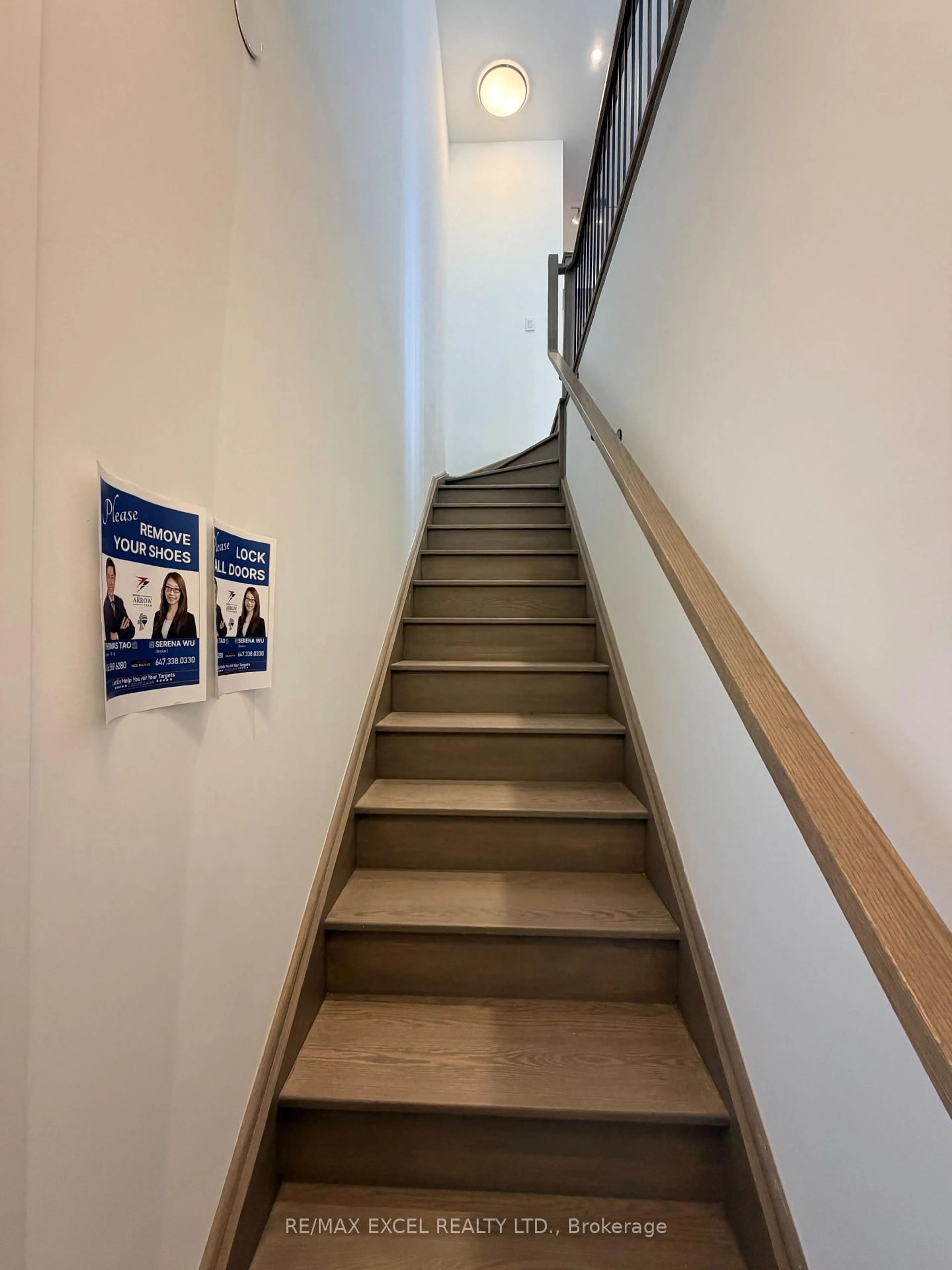 Stairs for 3069 Pharmacy Ave #5, Toronto Ontario M1W 2H1